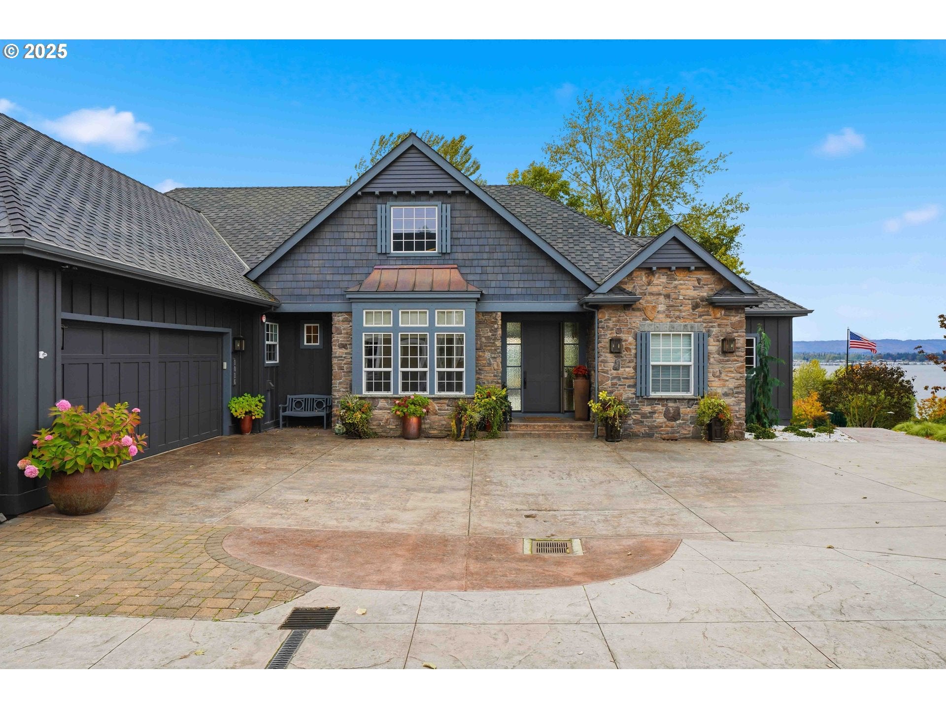 Vancouver, Washington, 98661, United States, 4 Bedrooms Bedrooms, ,7 BathroomsBathrooms,Residential,Active,1985581