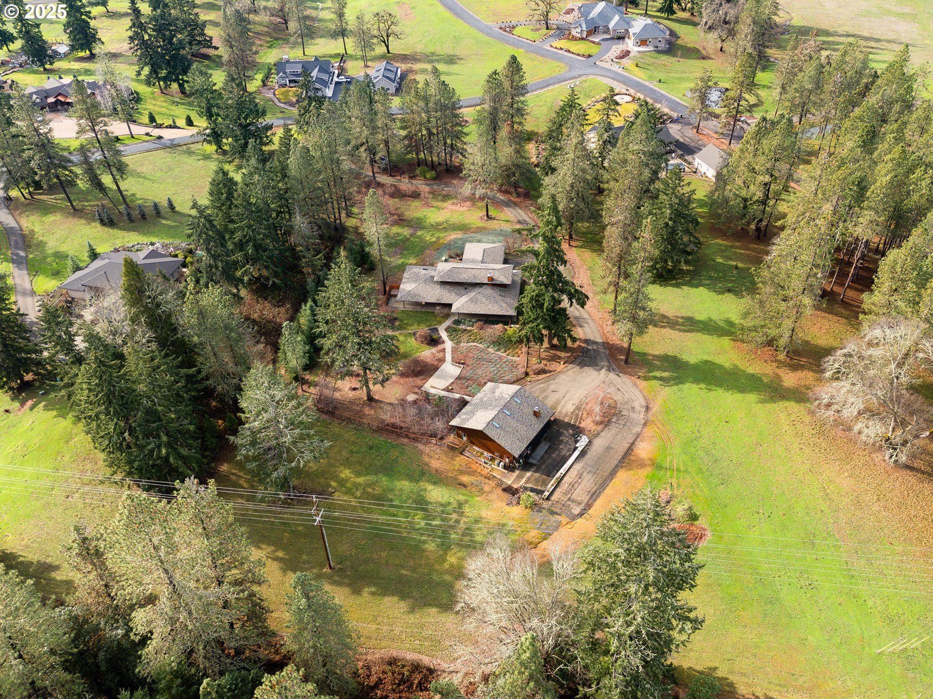 Roseburg, Oregon, 97471, United States, 3 Bedrooms Bedrooms, ,4 BathroomsBathrooms,Residential,Active,1941136