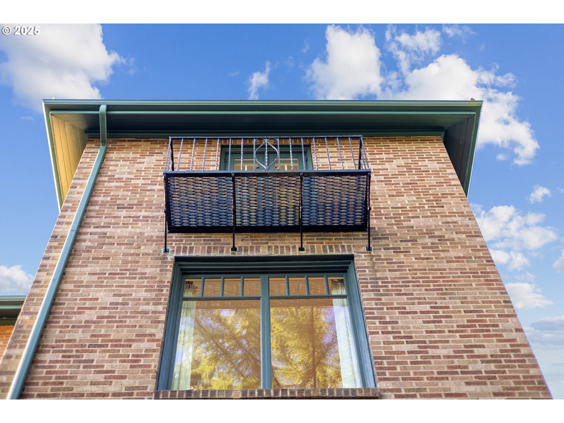 Portland, Oregon, 97239, United States, 4 Bedrooms Bedrooms, ,5 BathroomsBathrooms,Residential,Active,1772733