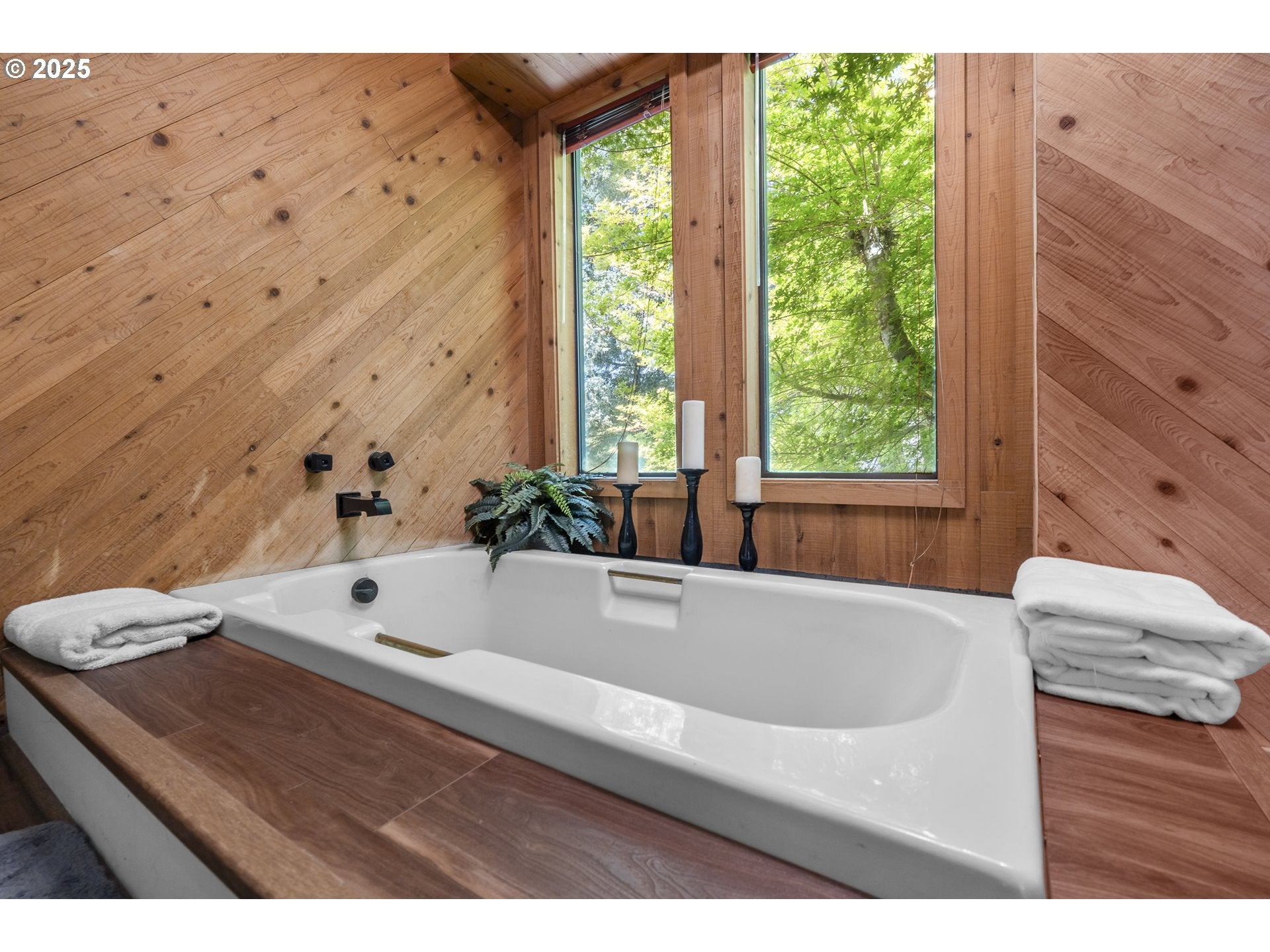 Mcminnville, Oregon, 97128, United States, 4 Bedrooms Bedrooms, ,3 BathroomsBathrooms,Residential,Active,1853796