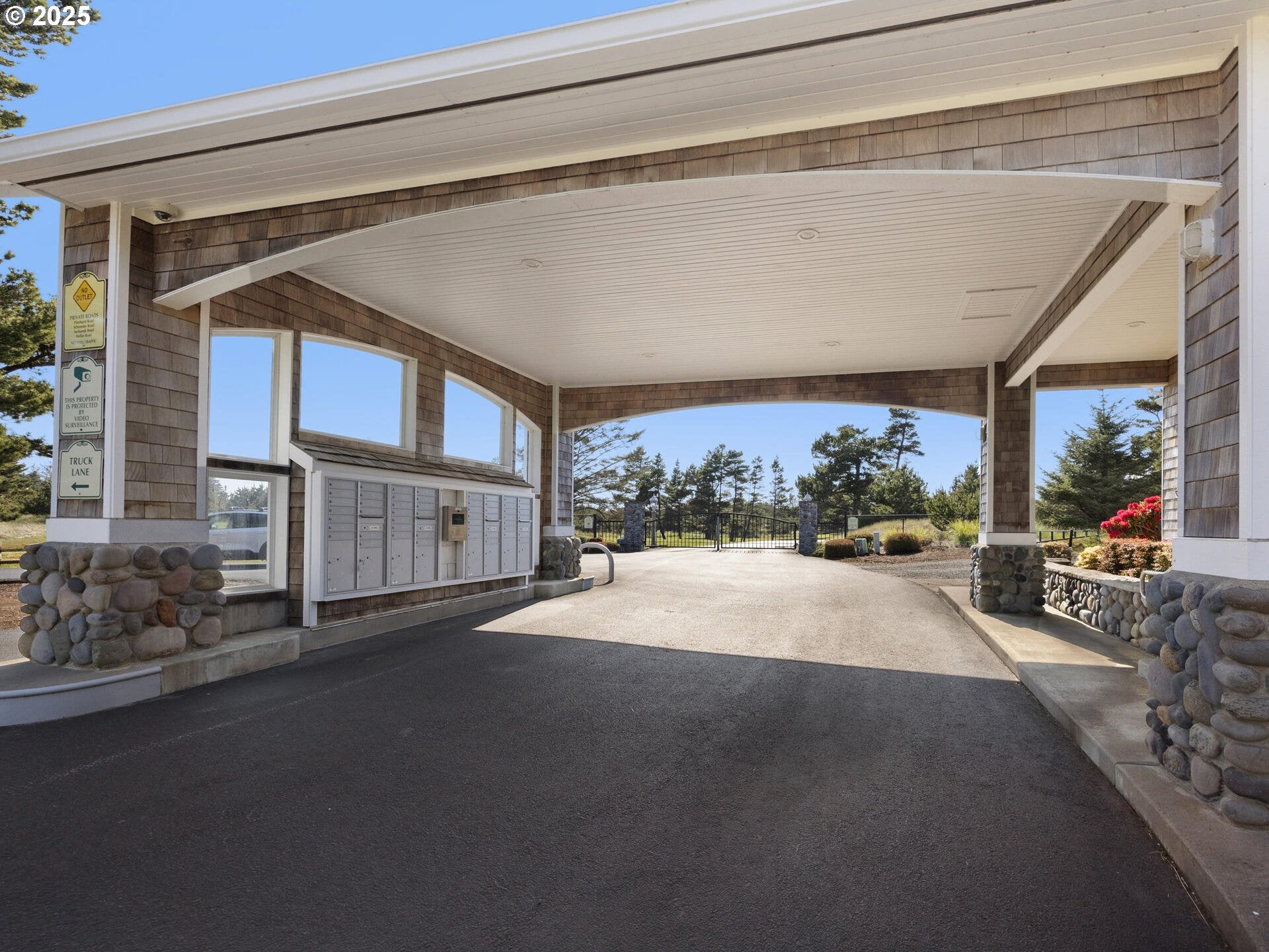 Gearhart, Oregon, 97138, United States, 4 Bedrooms Bedrooms, ,6 BathroomsBathrooms,Residential,Active,1798115