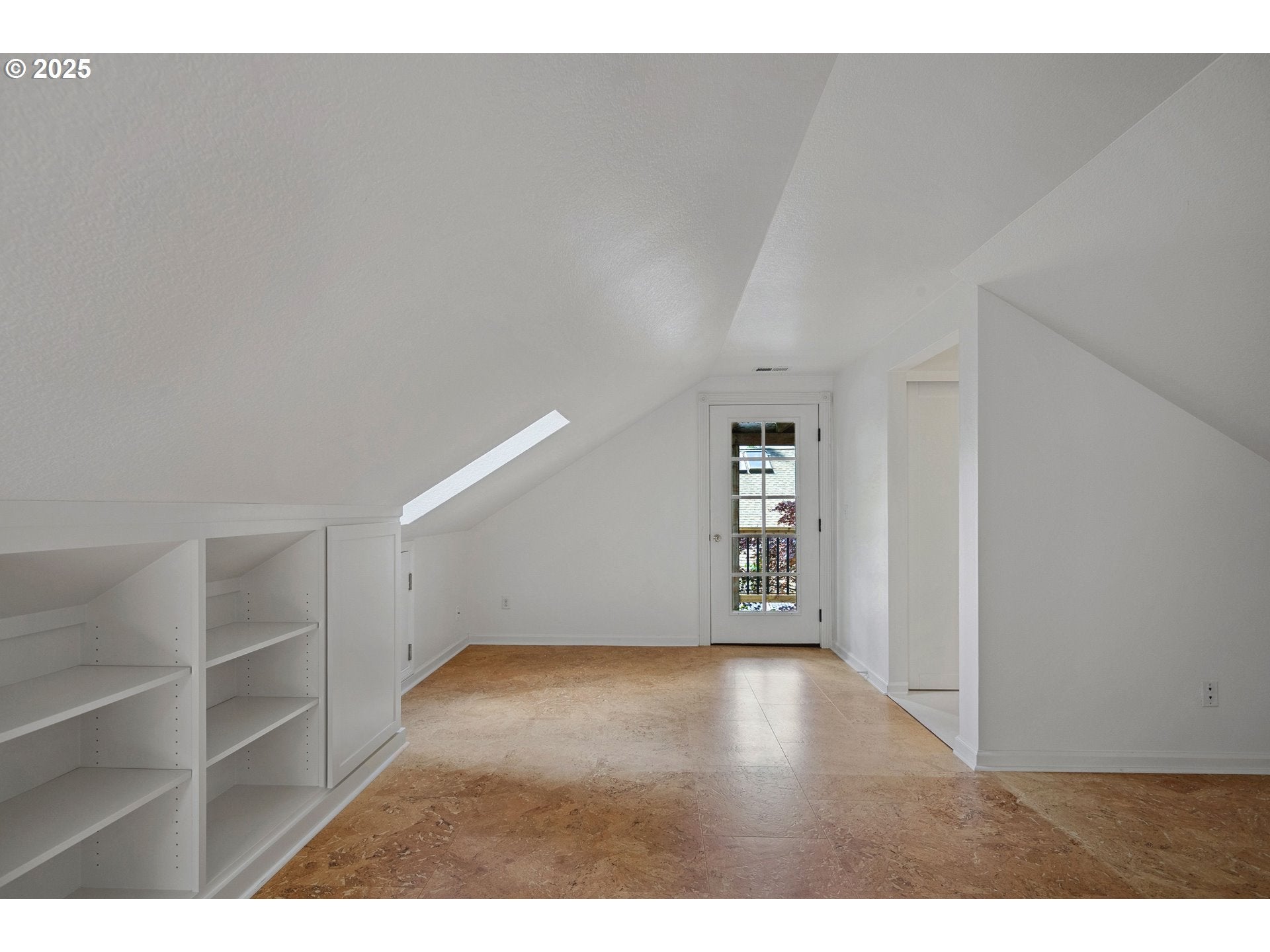 Lake Oswego, Oregon, 97034, United States, ,3 BathroomsBathrooms,Residential,Active,1899903
