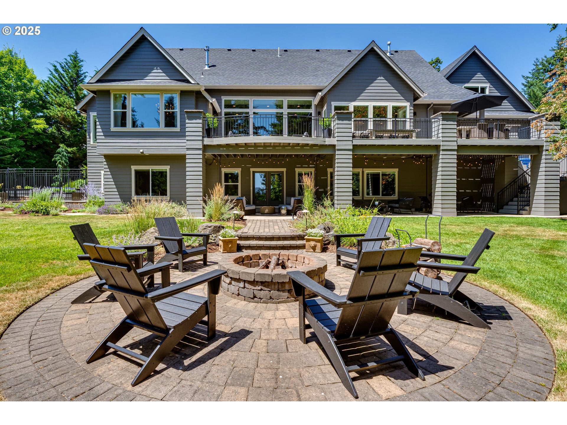 Eugene, Oregon, 97405, United States, ,5 BathroomsBathrooms,Residential,Active,1899898