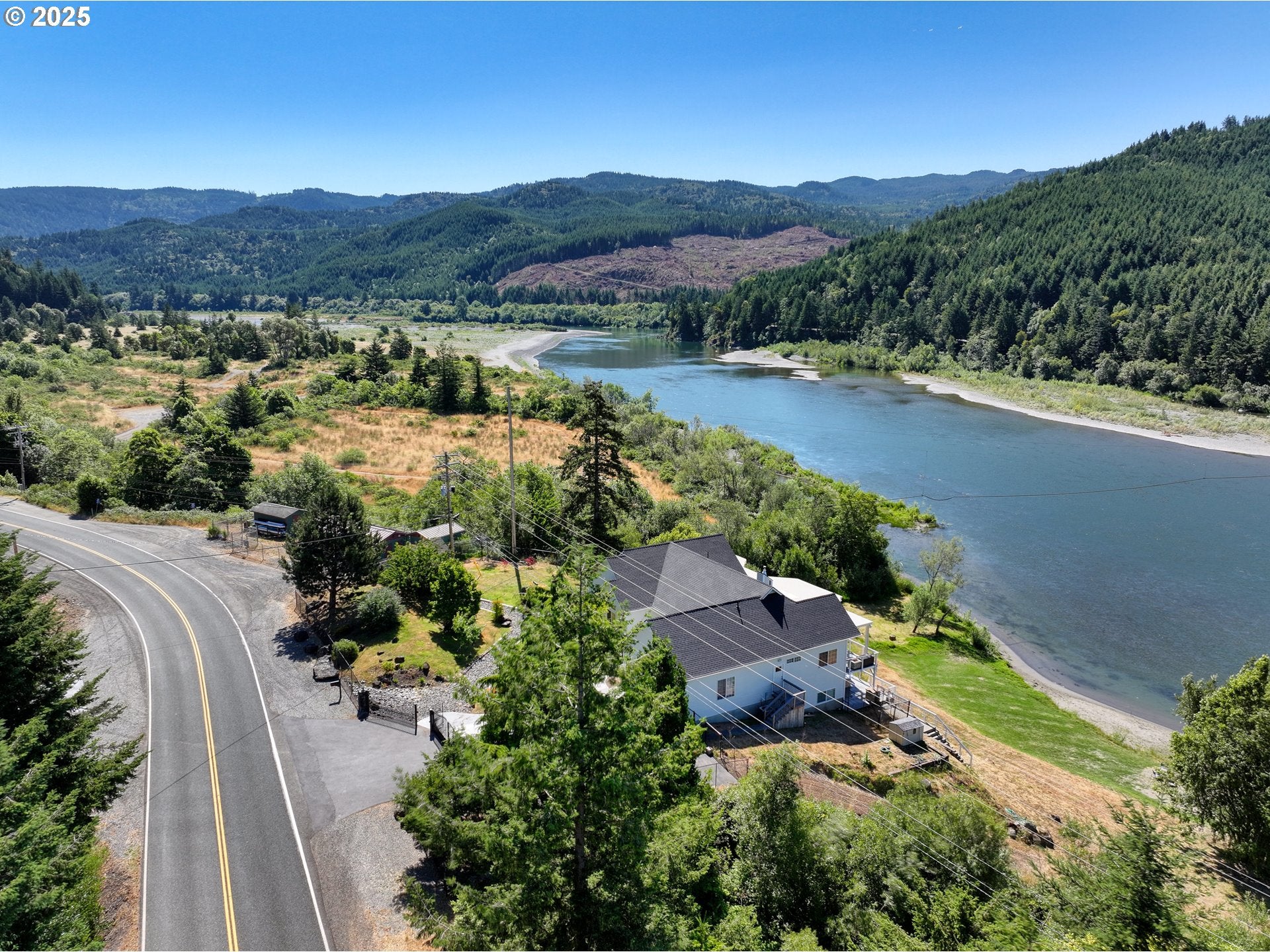 Gold Beach, Oregon, 97444, United States, 4 Bedrooms Bedrooms, ,3 BathroomsBathrooms,Residential,Active,1904726 Gold Beach, Oregon, 97444, United States, 4 Bedrooms Bedrooms, ,3 BathroomsBathrooms,Residential,Active,1904726