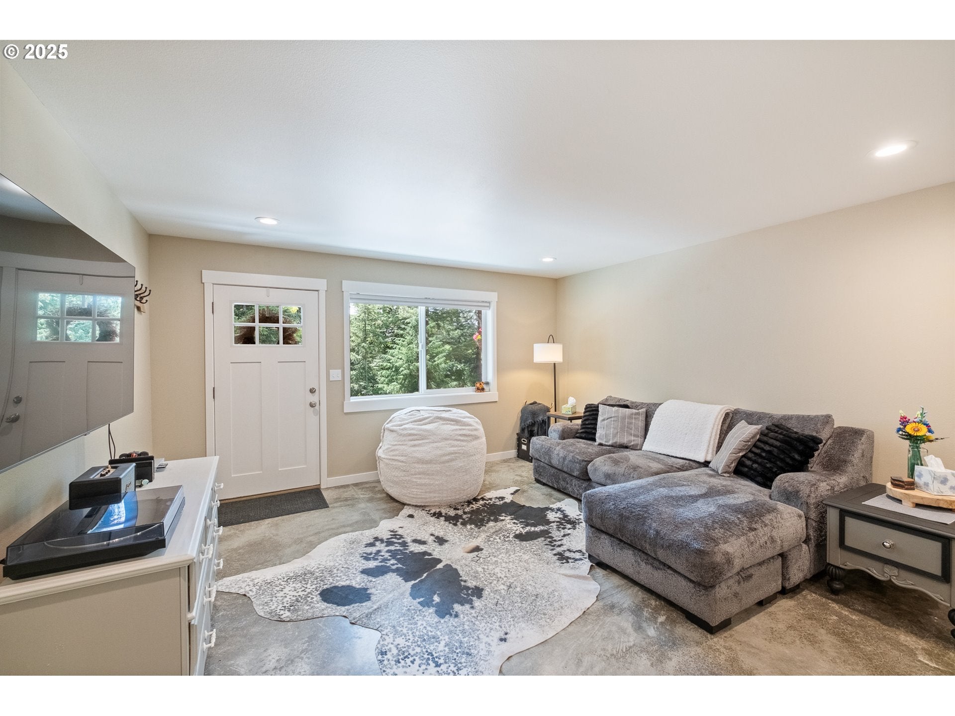 Brownsville, Oregon, 97327, United States, 4 Bedrooms Bedrooms, ,4 BathroomsBathrooms,Residential,Active,1863465