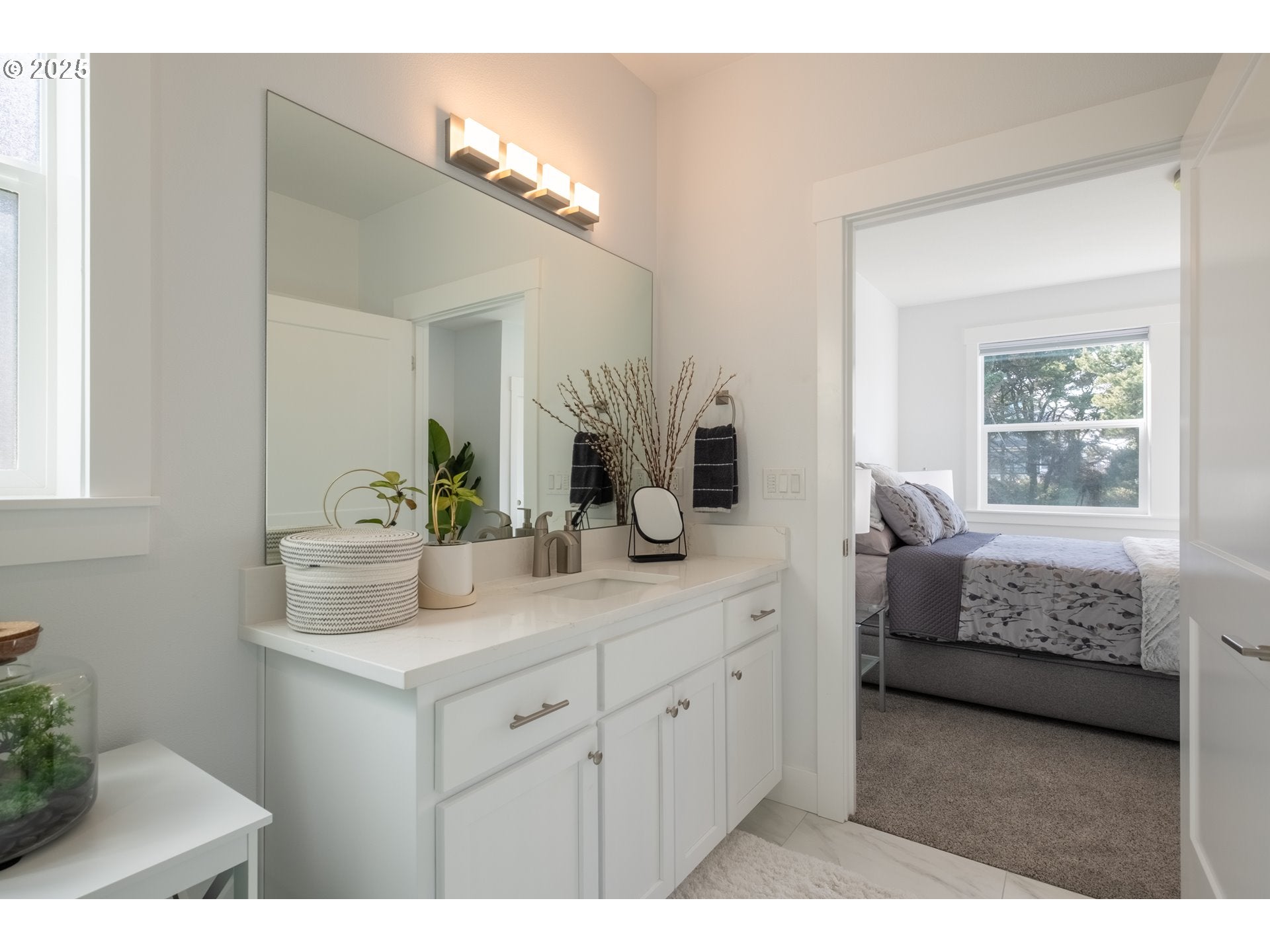 Lincoln City, Oregon, 97367, United States, ,3 BathroomsBathrooms,Residential,Active,1762851