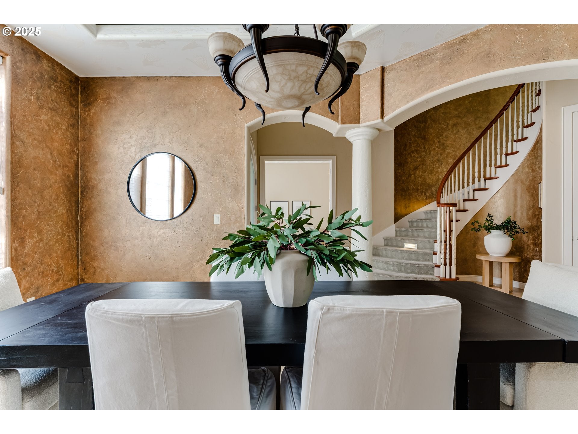 Eugene, Oregon, 97401, United States, 4 Bedrooms Bedrooms, ,4 BathroomsBathrooms,Residential,Active,1886816