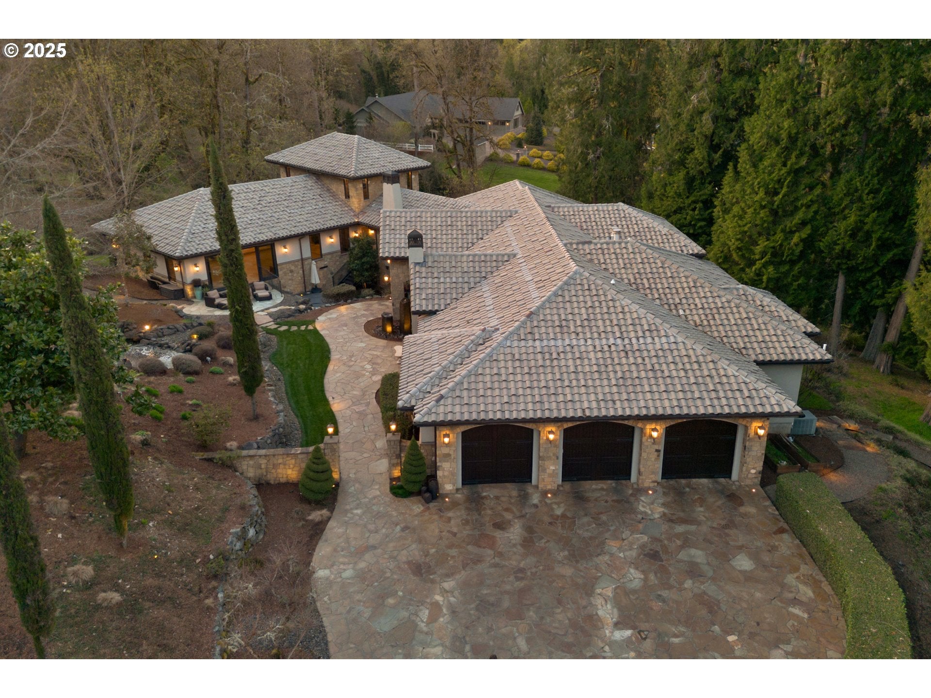 Oregon City, Oregon, 97045, United States, ,6 BathroomsBathrooms,Residential,Contingent,1764514