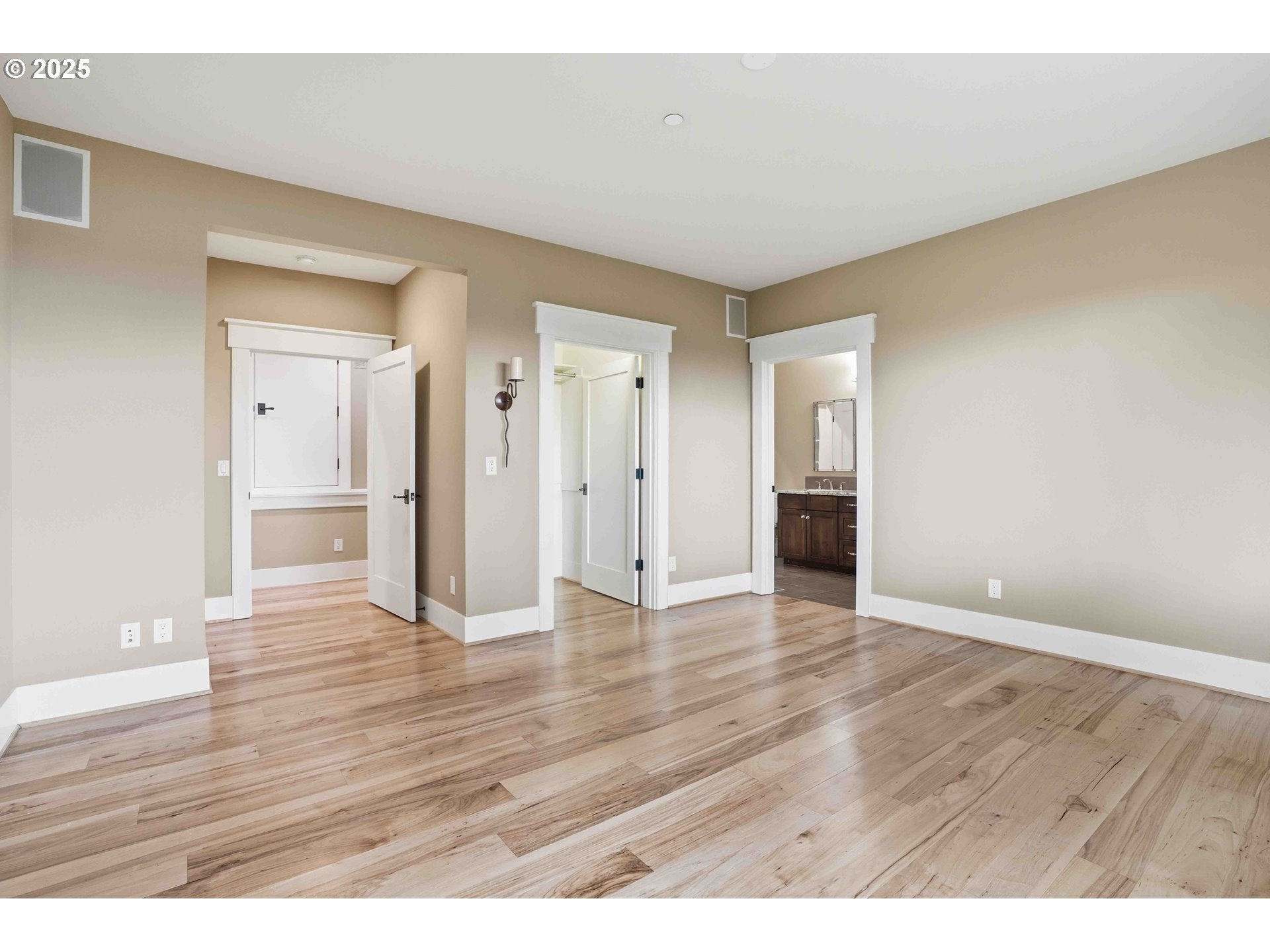 Vancouver, Washington, 98661, United States, 4 Bedrooms Bedrooms, ,7 BathroomsBathrooms,Residential,Active,1985581