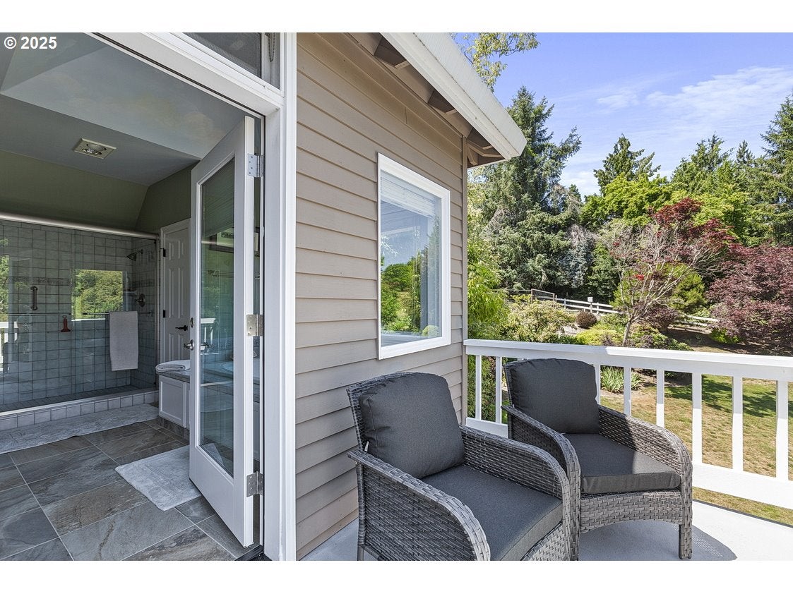 Lake Oswego, Oregon, 97034, United States, 3 Bedrooms Bedrooms, ,3 BathroomsBathrooms,Residential,Active,1862857