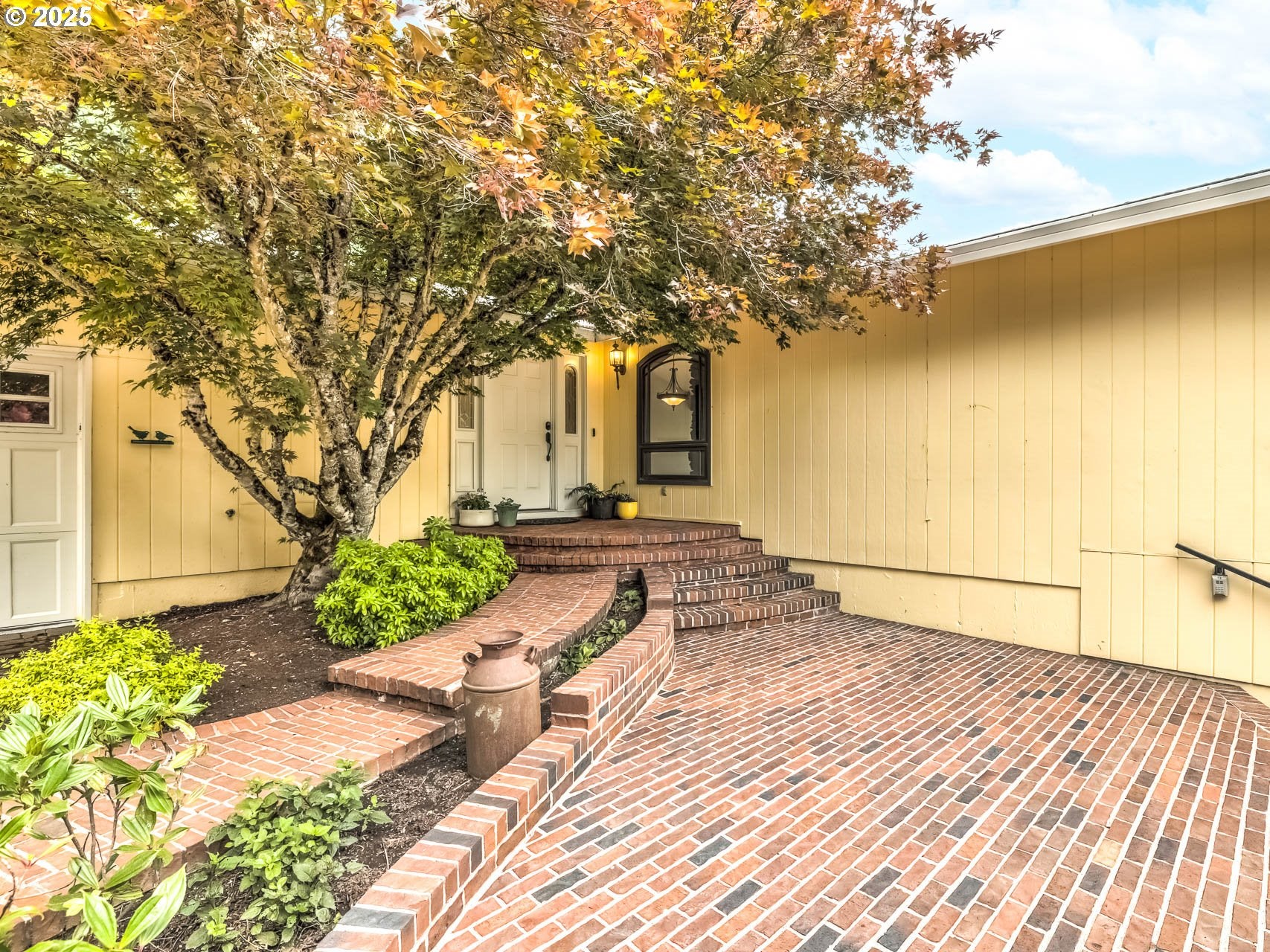 Cornelius, Oregon, 97113, United States, 3 Bedrooms Bedrooms, ,3 BathroomsBathrooms,Residential,Active,1877848