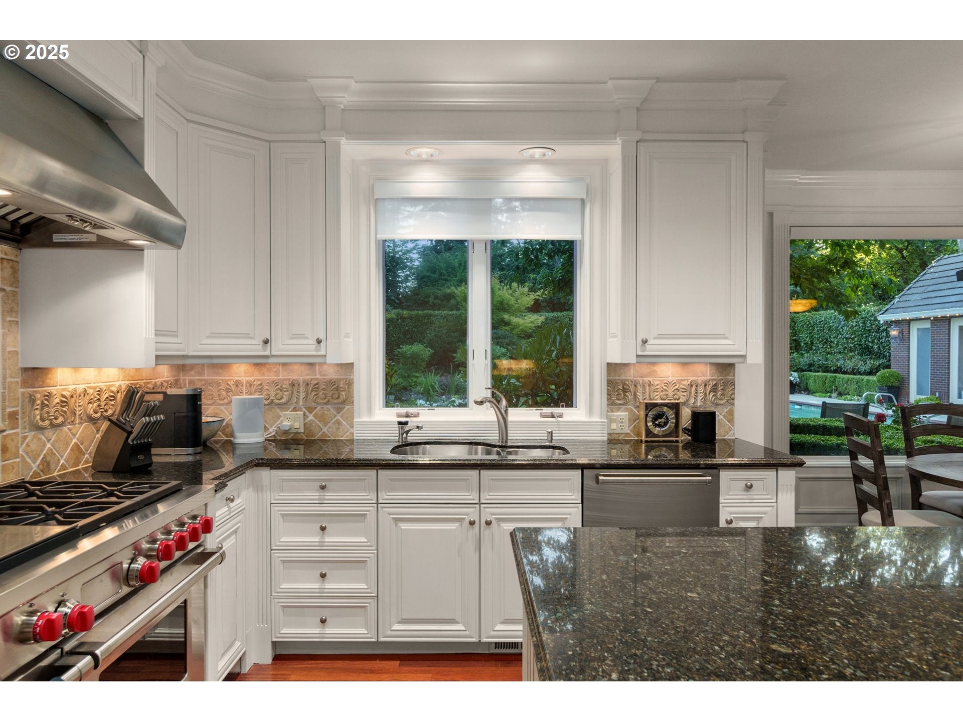 Portland, Oregon, 97229, United States, 5 Bedrooms Bedrooms, ,6 BathroomsBathrooms,Residential,Active,1894169