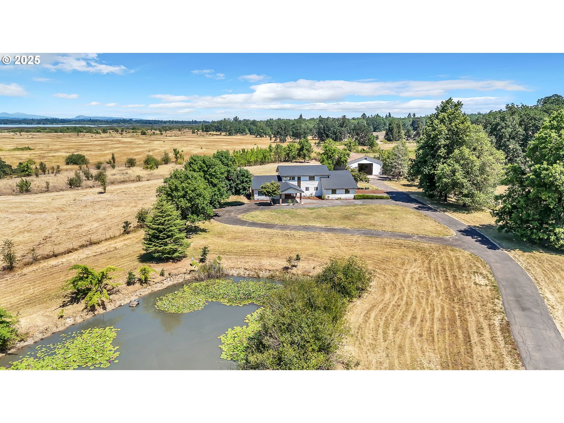 Eugene, Oregon, 97402, United States, 3 Bedrooms Bedrooms, ,3 BathroomsBathrooms,Residential,Active,1900212