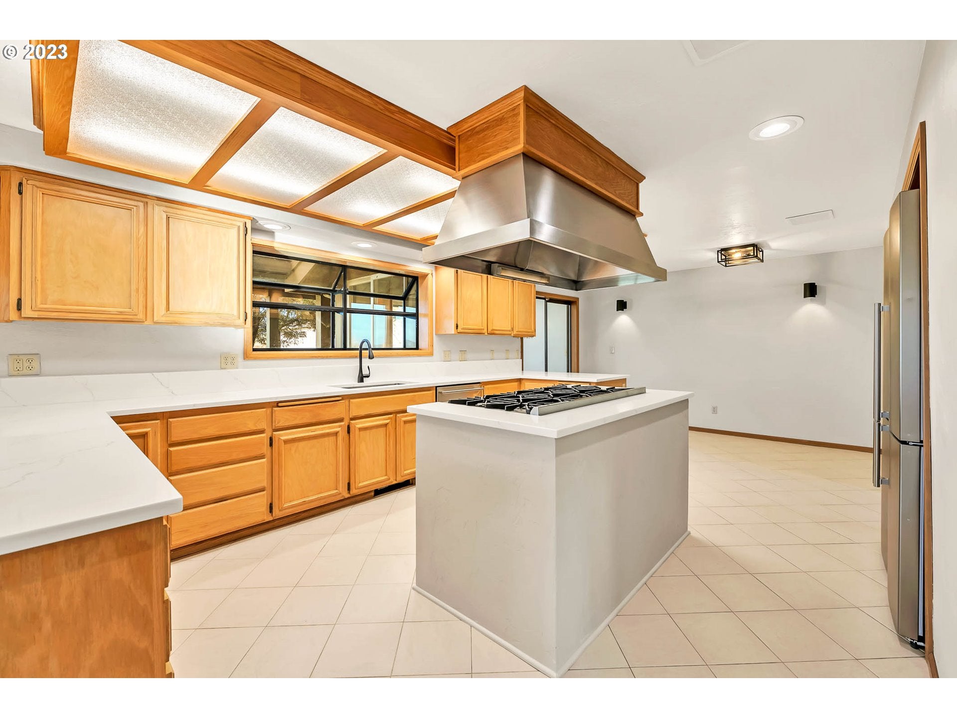 Eugene, Oregon, 97402, United States, 3 Bedrooms Bedrooms, ,3 BathroomsBathrooms,Residential,Active,1900212