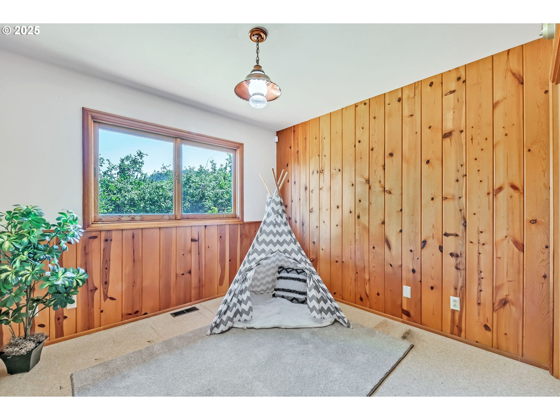 Creswell, Oregon, 97426, United States, 3 Bedrooms Bedrooms, ,3 BathroomsBathrooms,Residential,Active,1888984