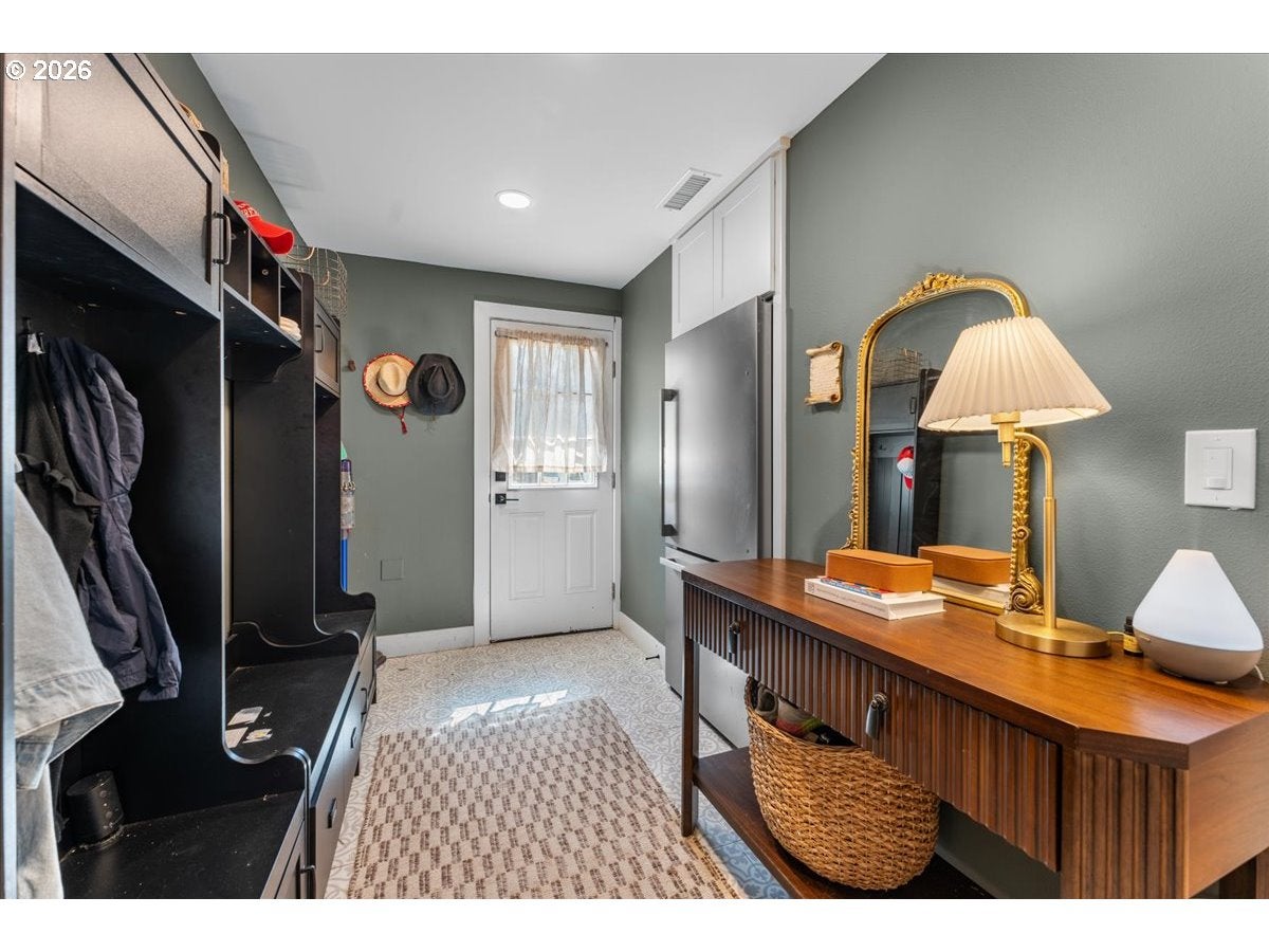 Eagle Creek, Oregon, 97022, United States, 4 Bedrooms Bedrooms, ,5 BathroomsBathrooms,Residential,Active,2007176