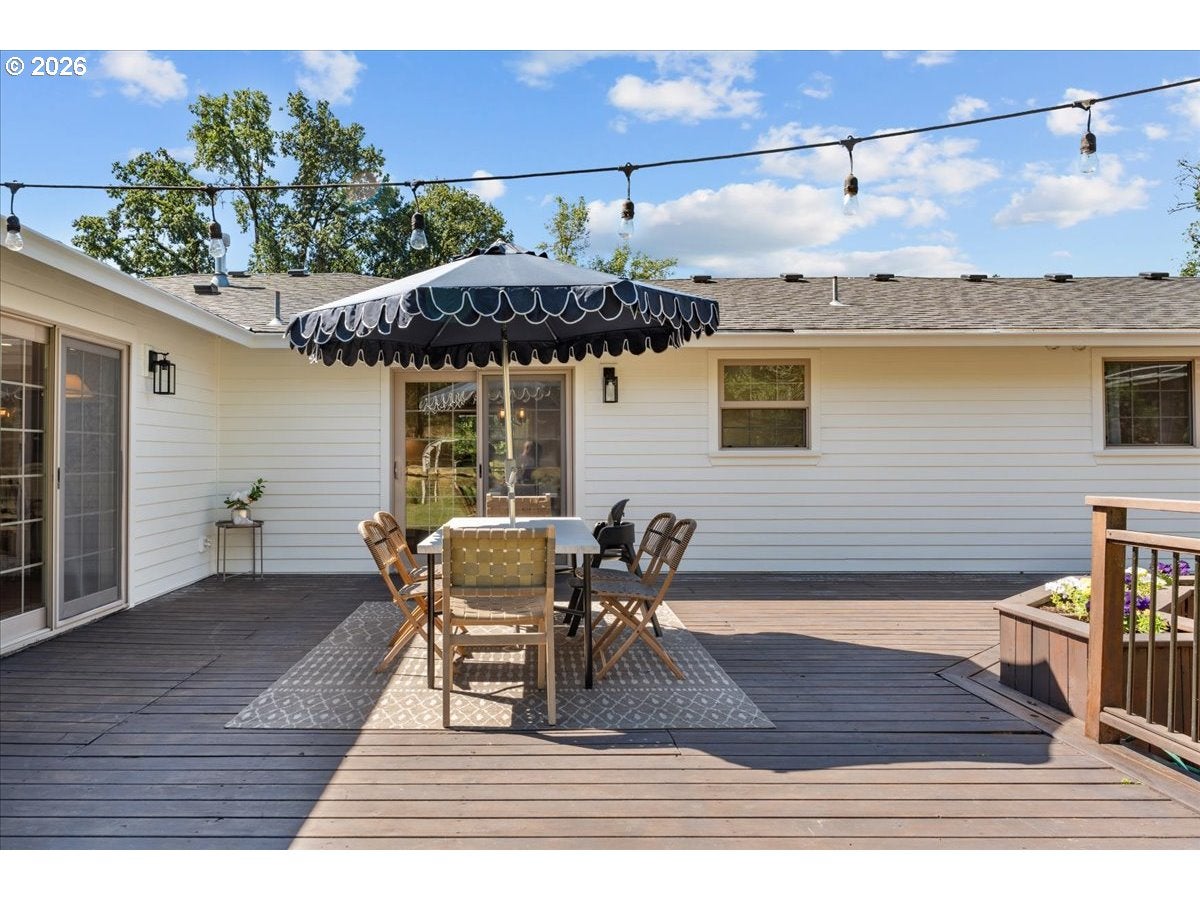 Eagle Creek, Oregon, 97022, United States, 4 Bedrooms Bedrooms, ,5 BathroomsBathrooms,Residential,Active,2007176