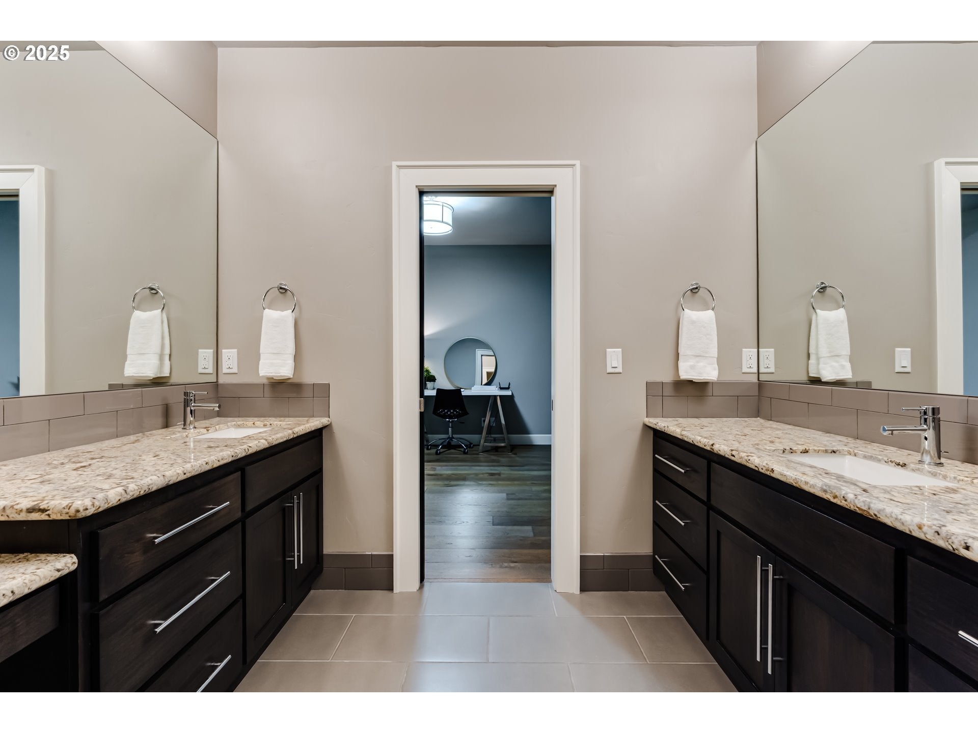 Eugene, Oregon, 97405, United States, ,5 BathroomsBathrooms,Residential,Active,1899898