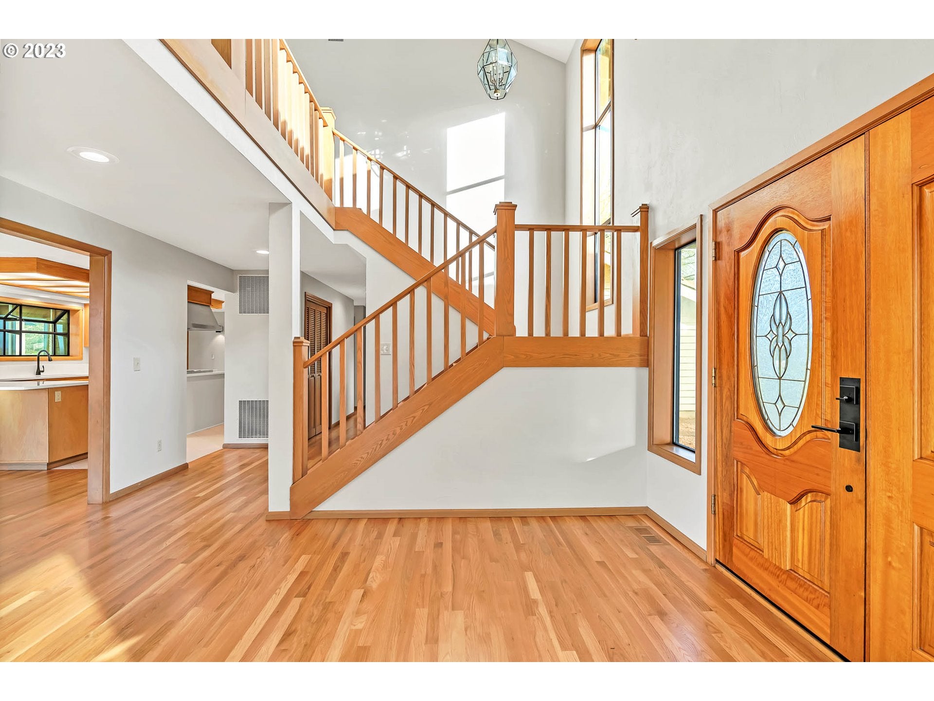Eugene, Oregon, 97402, United States, 3 Bedrooms Bedrooms, ,3 BathroomsBathrooms,Residential,Active,1900212