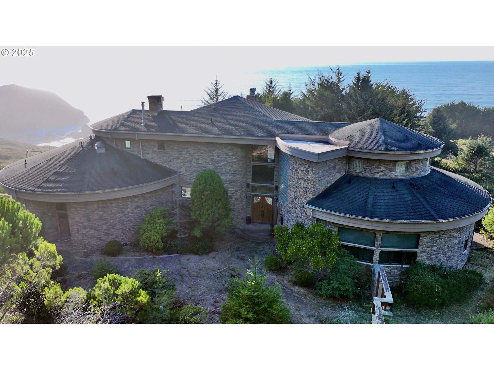 Gold Beach, Oregon, 97444, United States, 3 Bedrooms Bedrooms, ,6 BathroomsBathrooms,Residential,Active,1953281