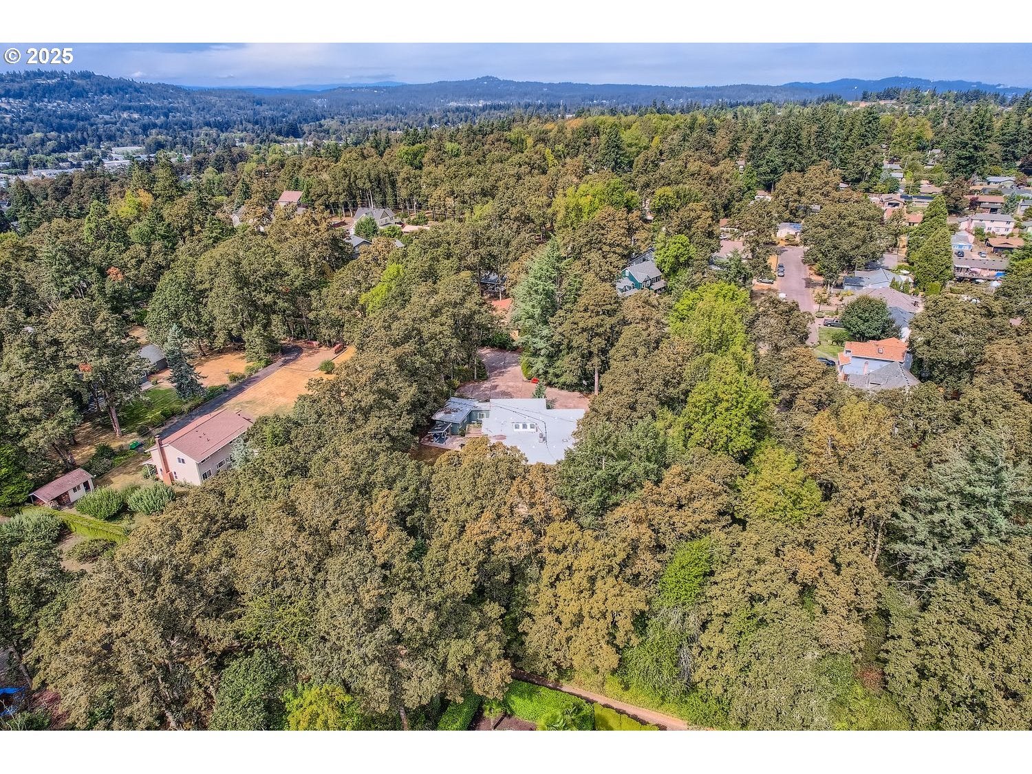 Milwaukie, Oregon, 97267, United States, 6 Bedrooms Bedrooms, ,4 BathroomsBathrooms,Residential,Active,1943802