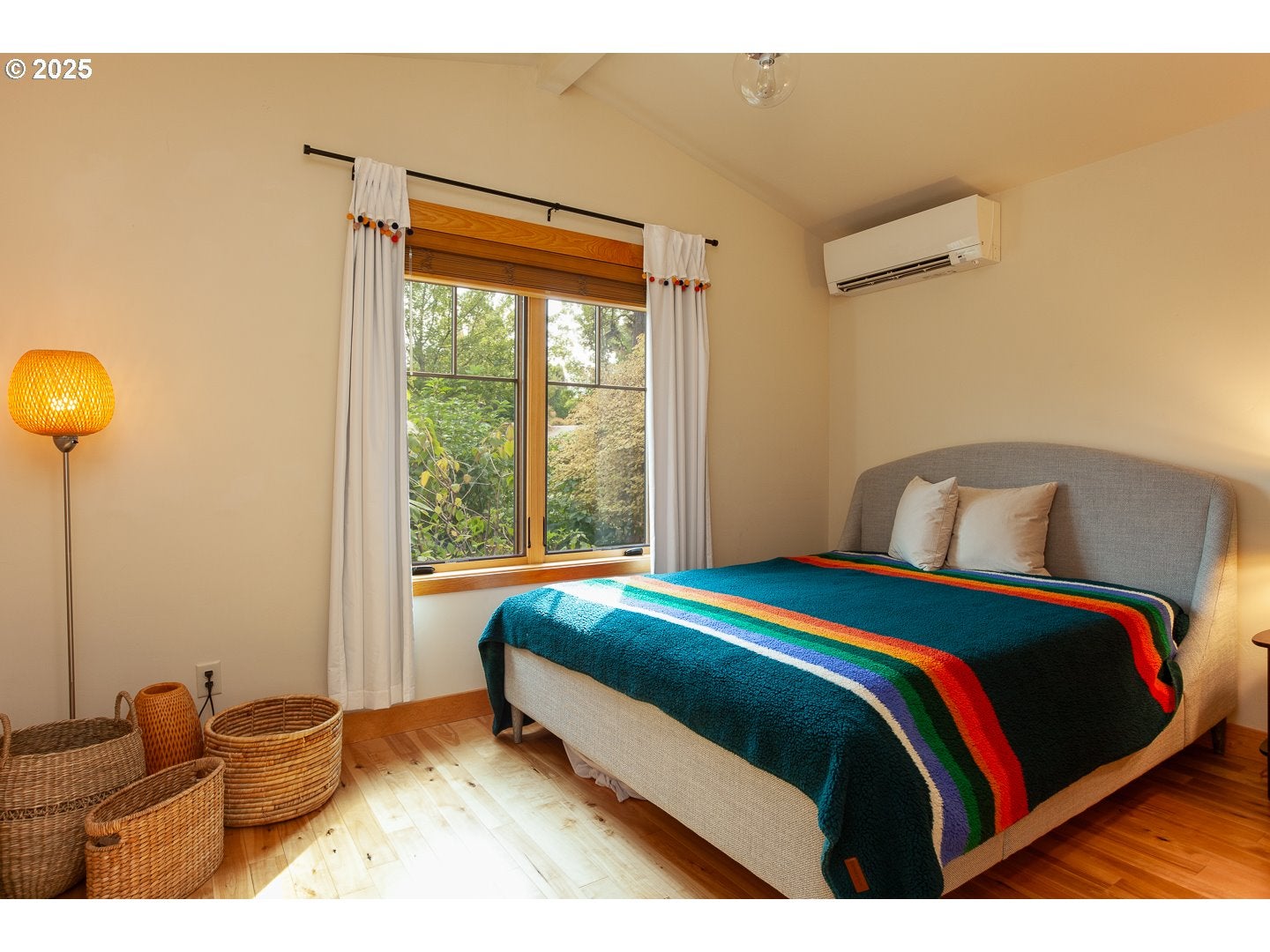 Hood River, Oregon, 97031, United States, 3 Bedrooms Bedrooms, ,3 BathroomsBathrooms,Residential,Active,1927664