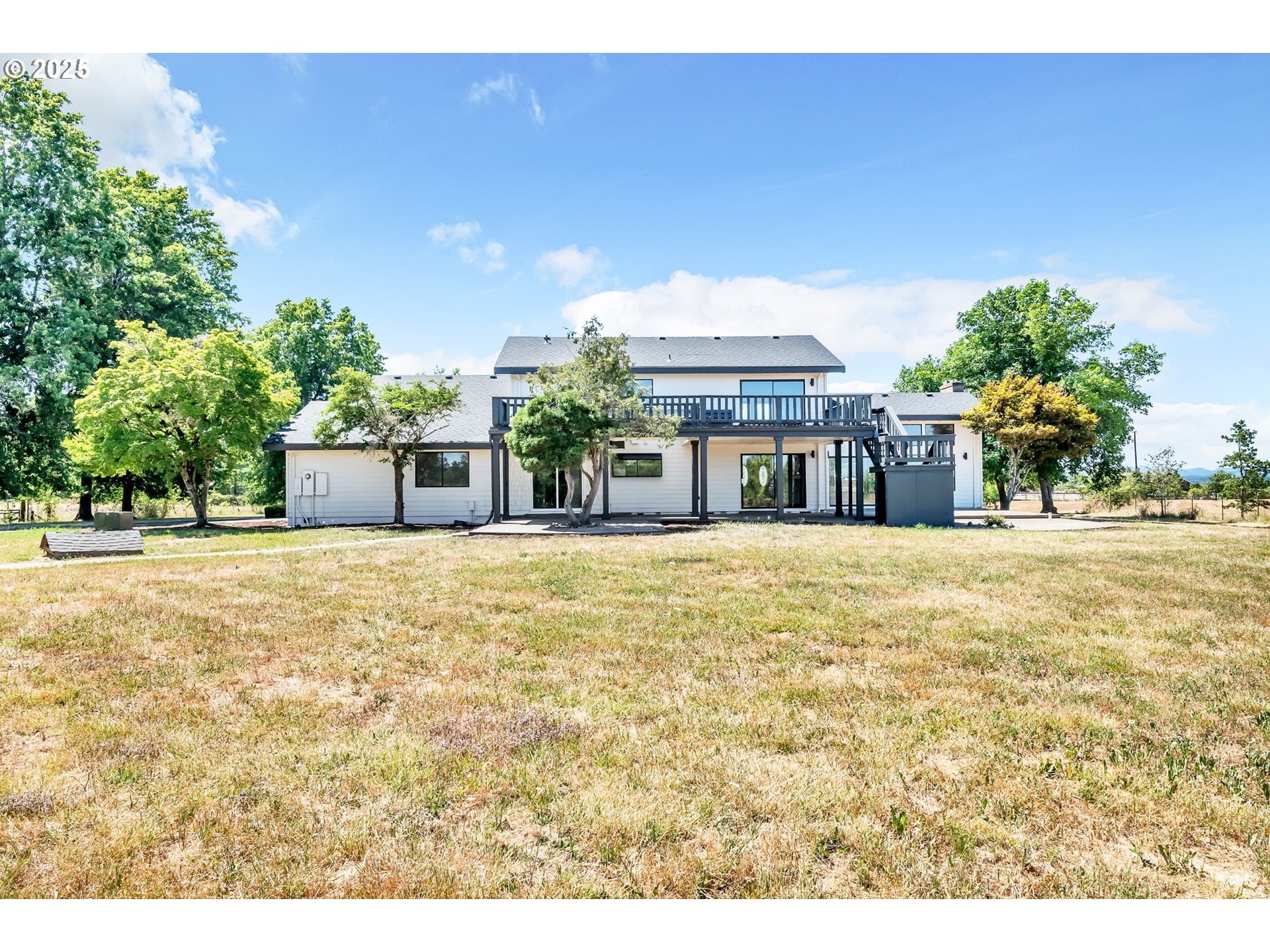 Eugene, Oregon, 97402, United States, 3 Bedrooms Bedrooms, ,3 BathroomsBathrooms,Residential,Active,1900212