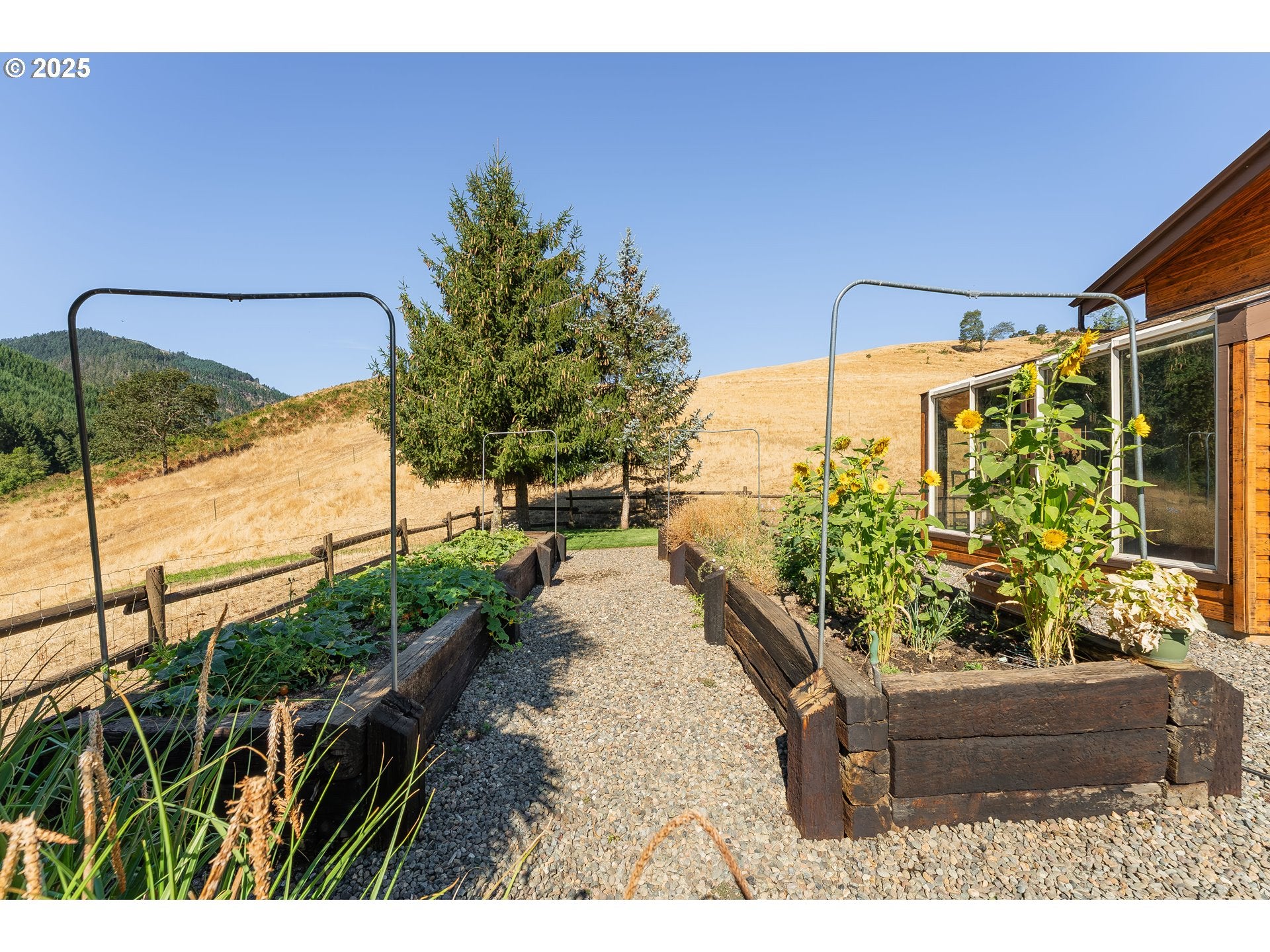 Canyonville, Oregon, 97417, United States, 3 Bedrooms Bedrooms, ,2 BathroomsBathrooms,Residential,Active,1909832