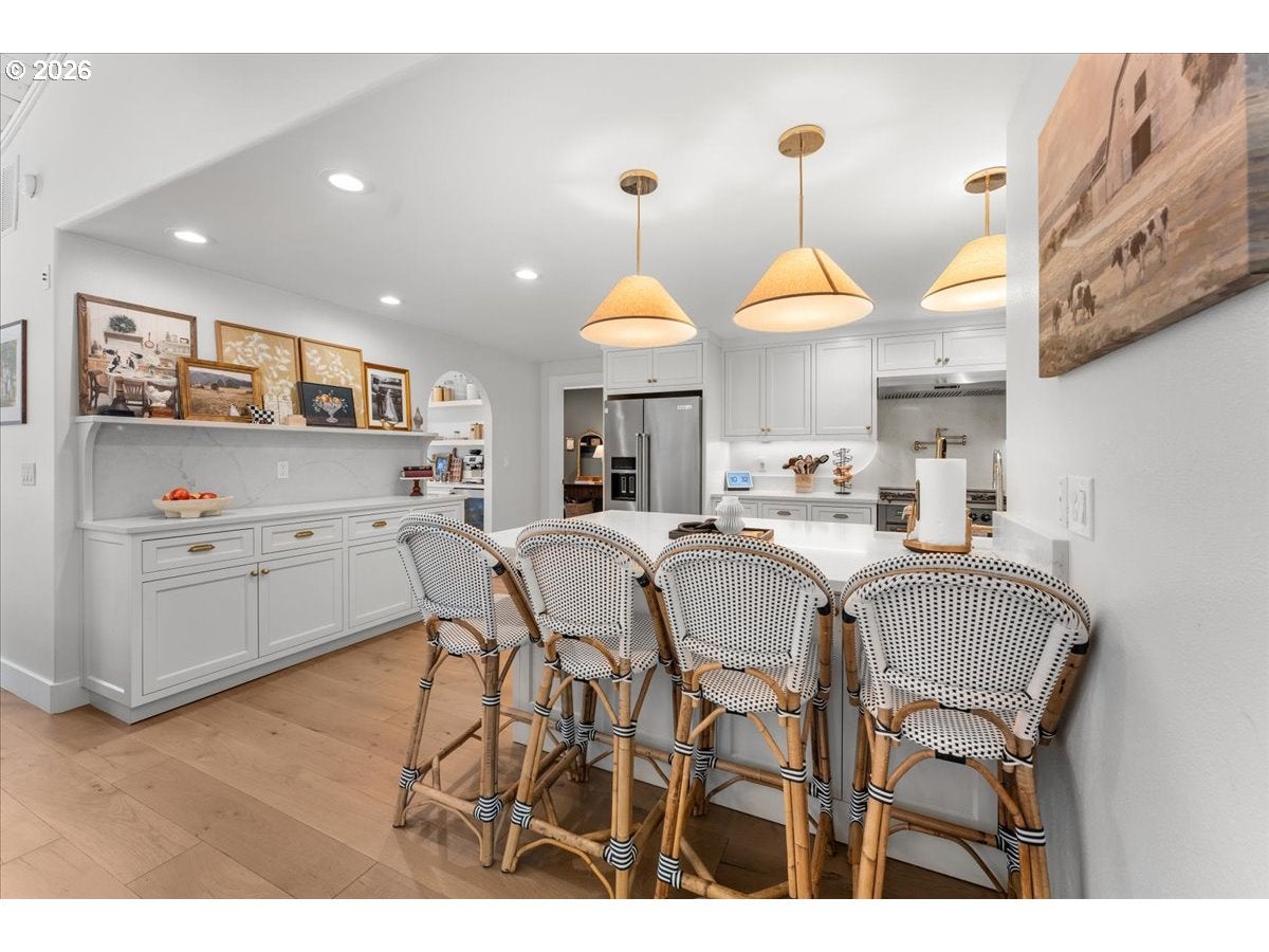 Eagle Creek, Oregon, 97022, United States, 4 Bedrooms Bedrooms, ,5 BathroomsBathrooms,Residential,Active,2007176