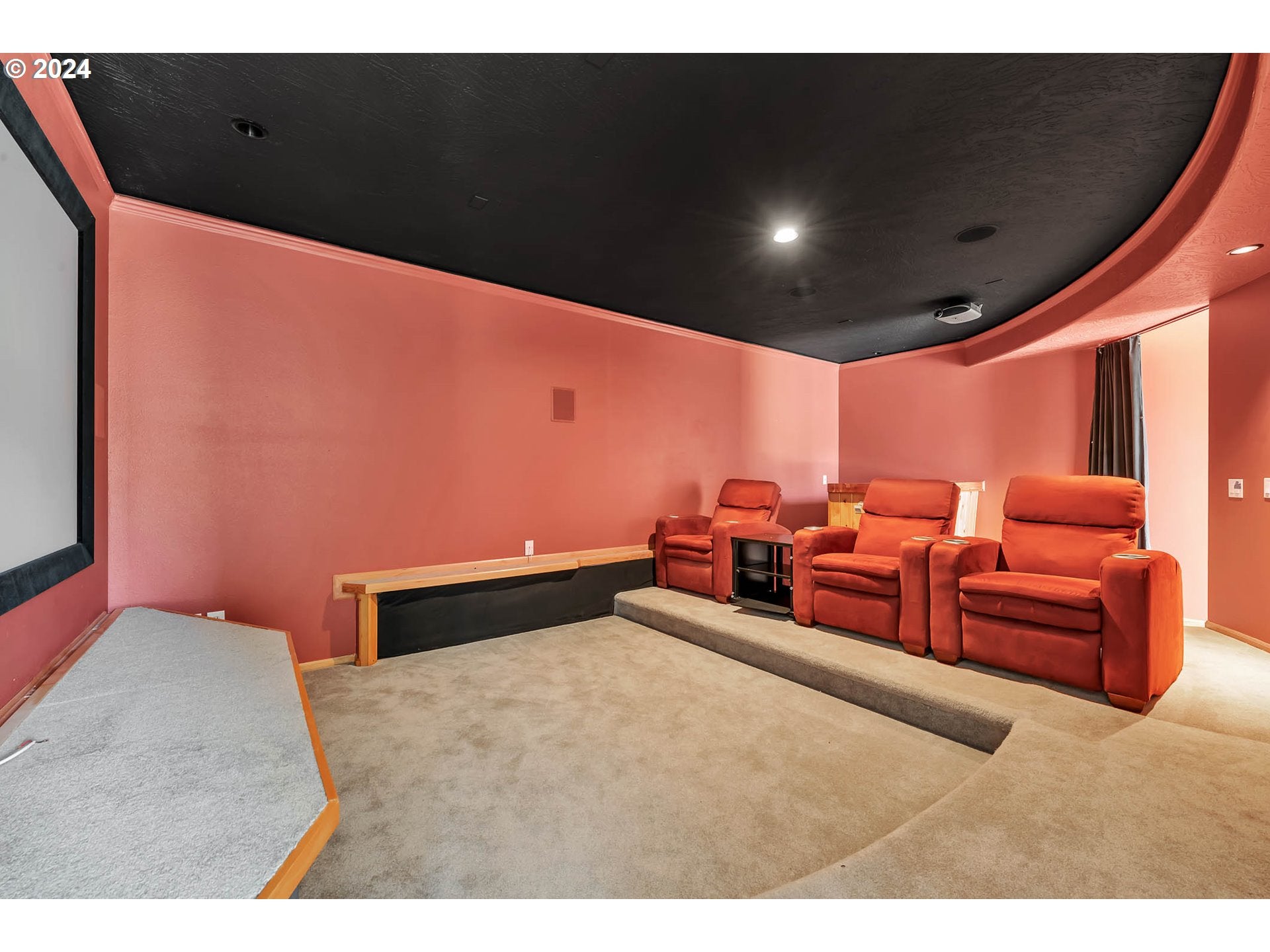 Pleasant Hill, Oregon, 97455, United States, ,3 BathroomsBathrooms,Residential,Active,1704809