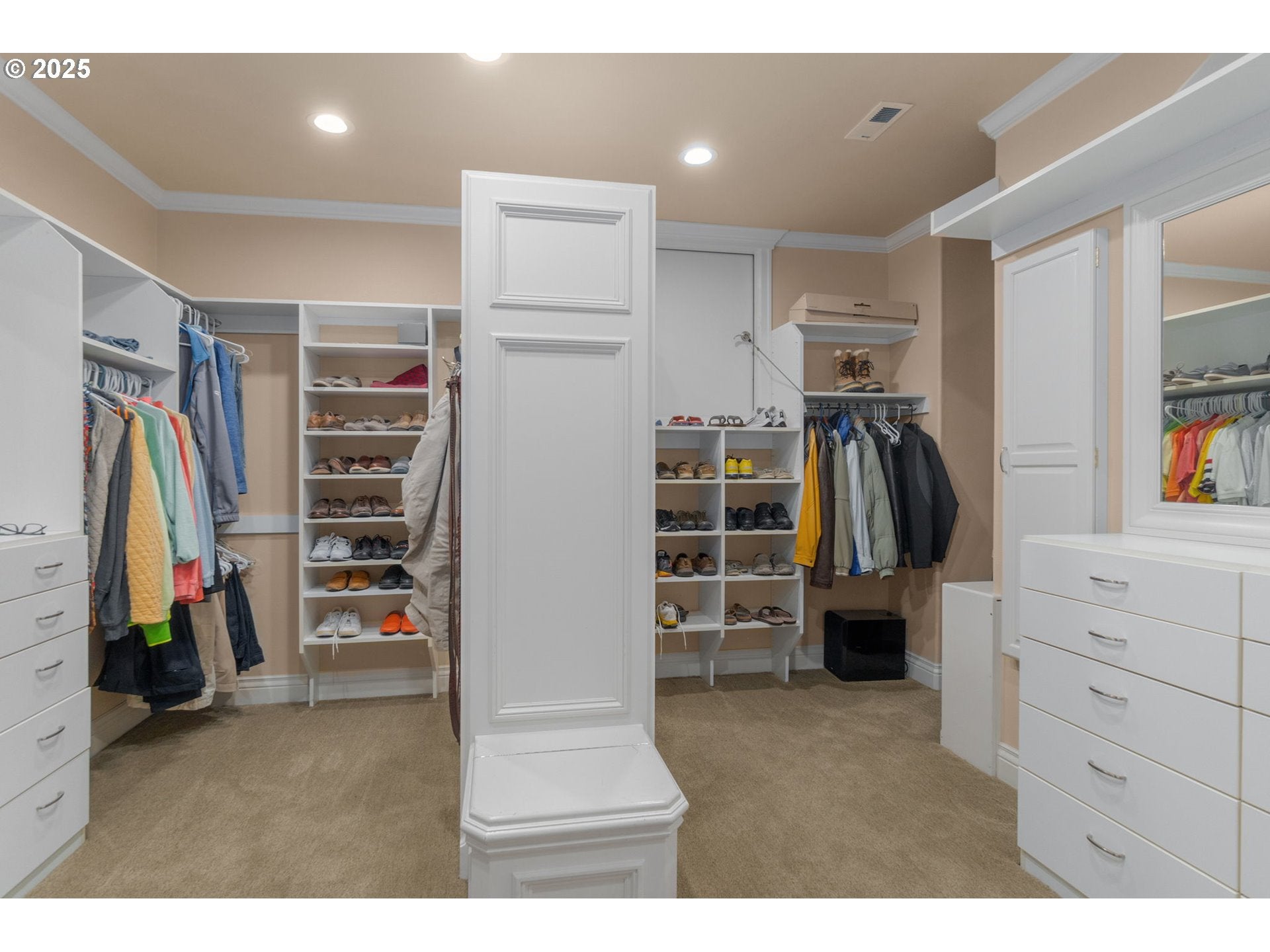 Portland, Oregon, 97229, United States, 5 Bedrooms Bedrooms, ,6 BathroomsBathrooms,Residential,Active,1894169