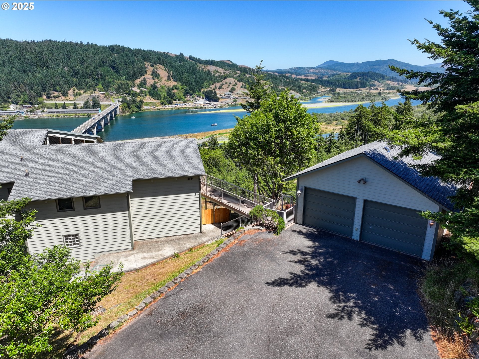 Gold Beach, Oregon, 97444, United States, 4 Bedrooms Bedrooms, ,3 BathroomsBathrooms,Residential,Active,1913016
