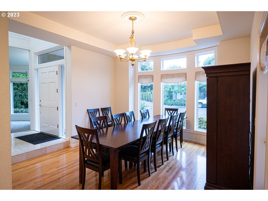 Eugene, Oregon, 97401, United States, 5 Bedrooms Bedrooms, ,5 BathroomsBathrooms,Residential,Active,1986881