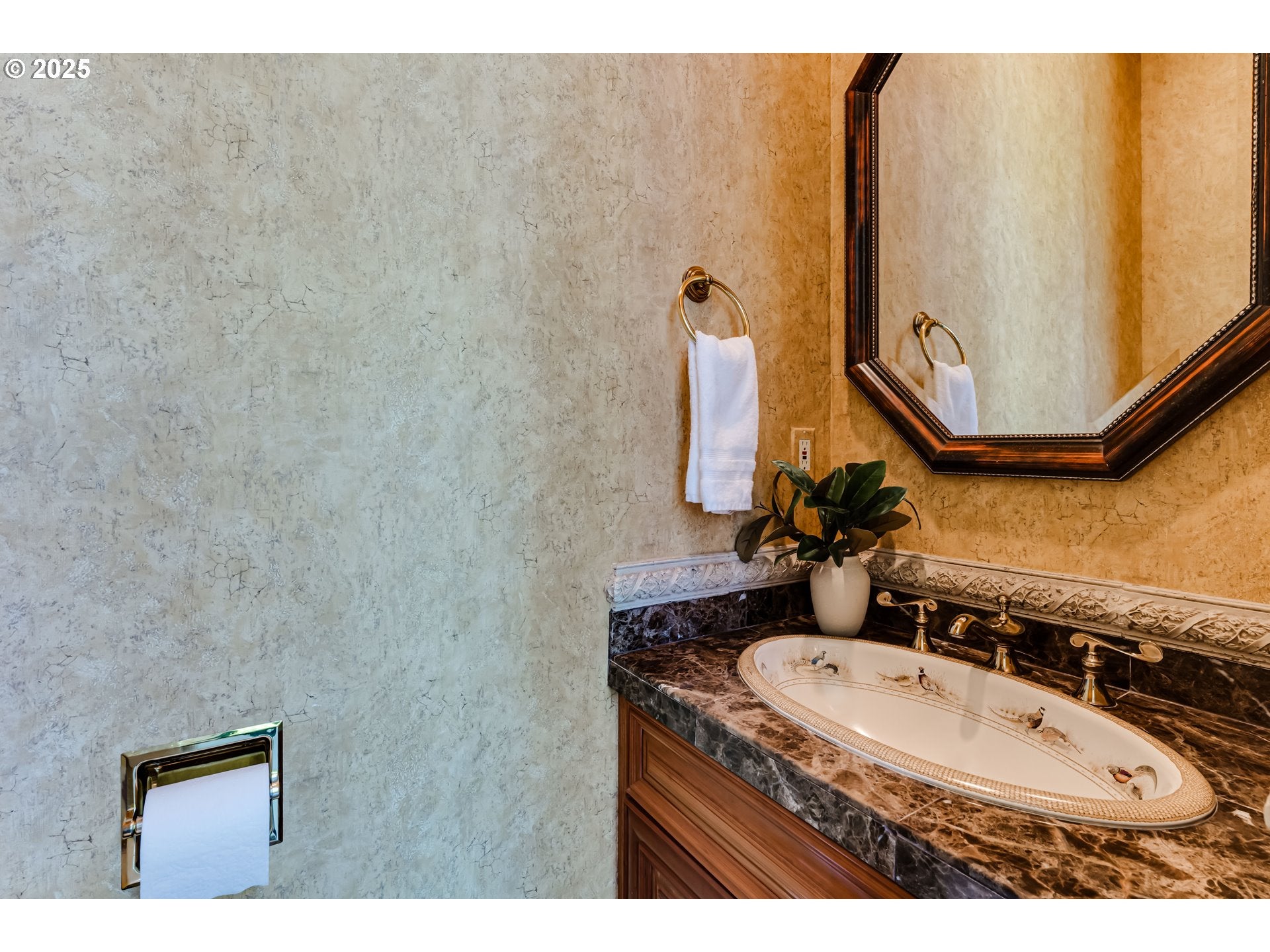 Eugene, Oregon, 97401, United States, 4 Bedrooms Bedrooms, ,4 BathroomsBathrooms,Residential,Active,1886816