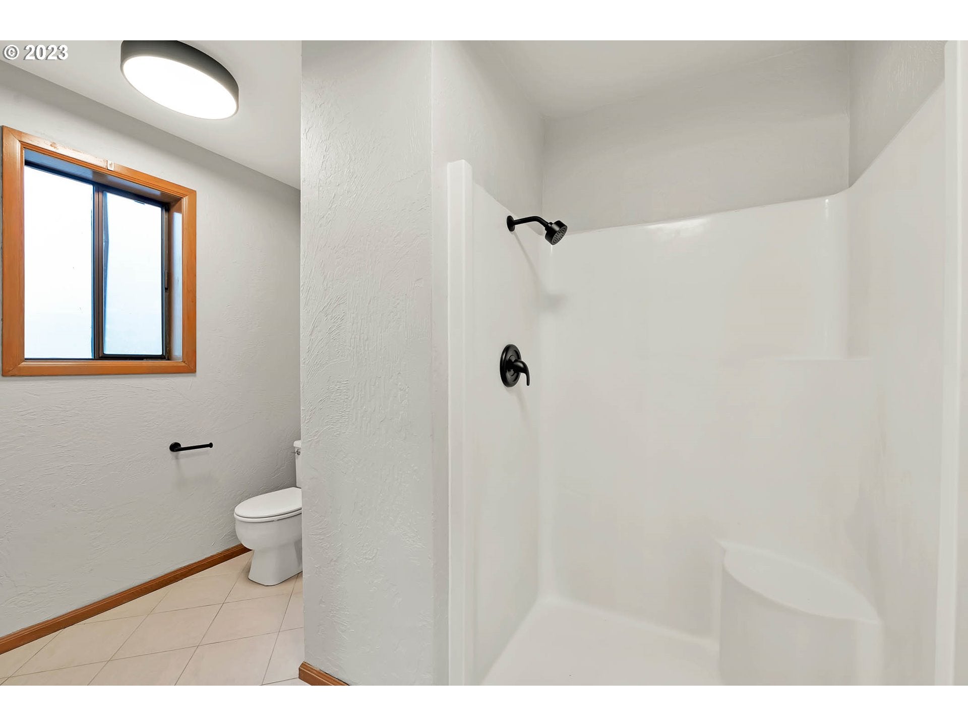 Eugene, Oregon, 97402, United States, 3 Bedrooms Bedrooms, ,3 BathroomsBathrooms,Residential,Active,1900212