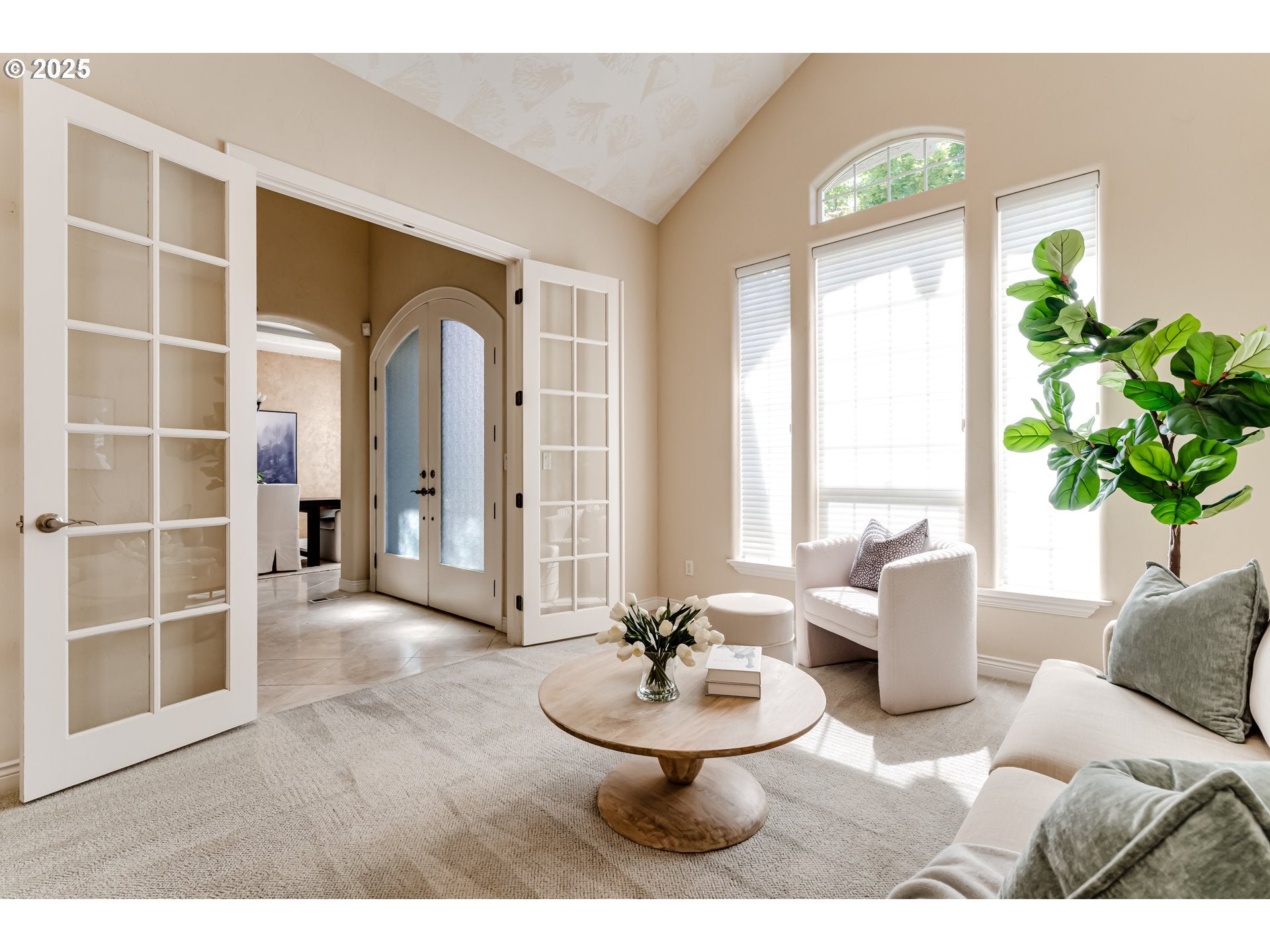 Eugene, Oregon, 97401, United States, 4 Bedrooms Bedrooms, ,4 BathroomsBathrooms,Residential,Active,1886816