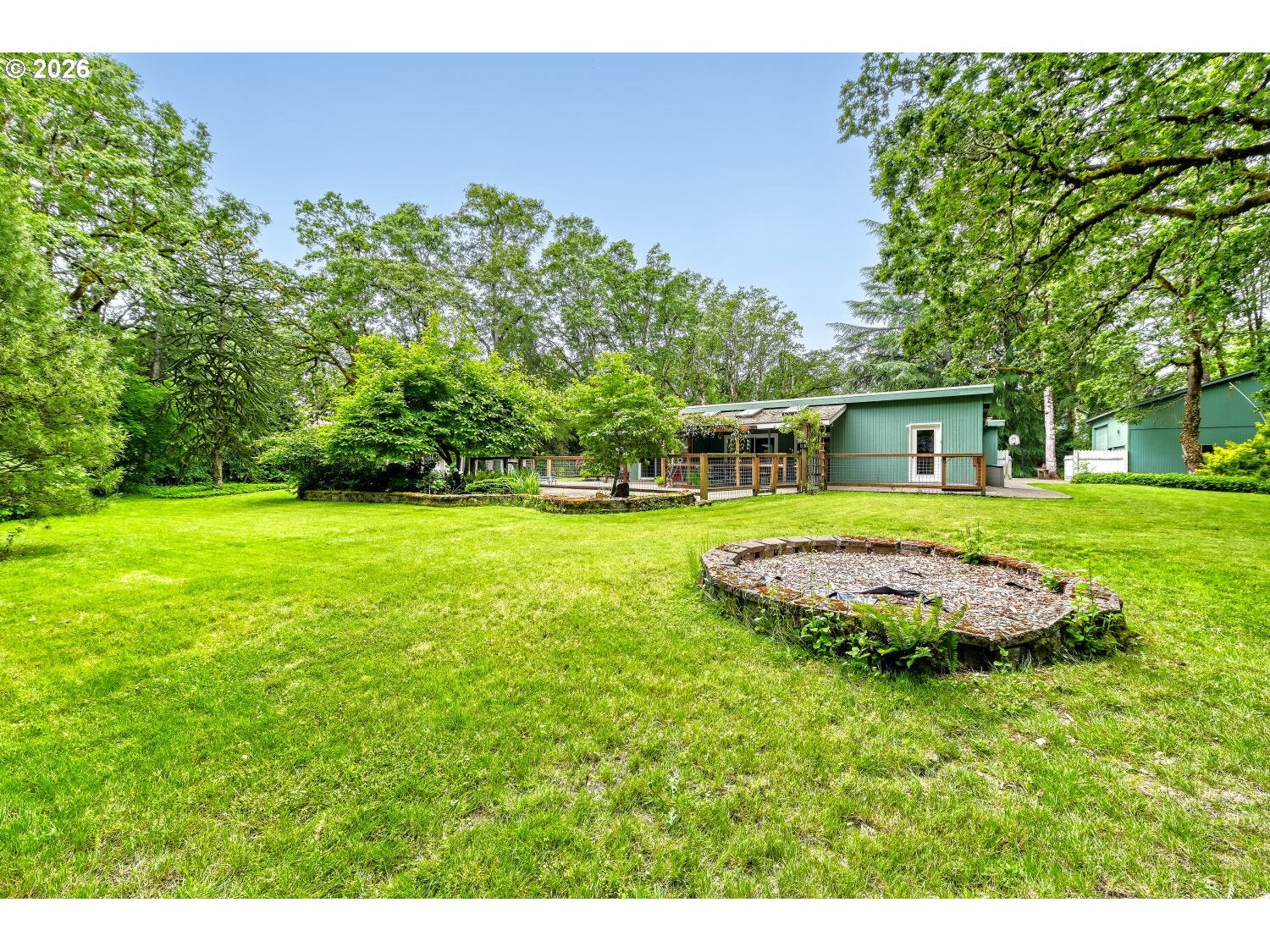 Milwaukie, Oregon, 97267, United States, 5 Bedrooms Bedrooms, ,4 BathroomsBathrooms,Residential,Active,2044550