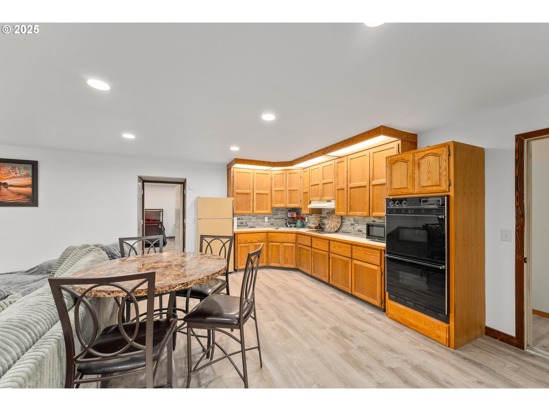 Roseburg, Oregon, 97470, United States, 4 Bedrooms Bedrooms, ,3 BathroomsBathrooms,Residential,Active,1701656