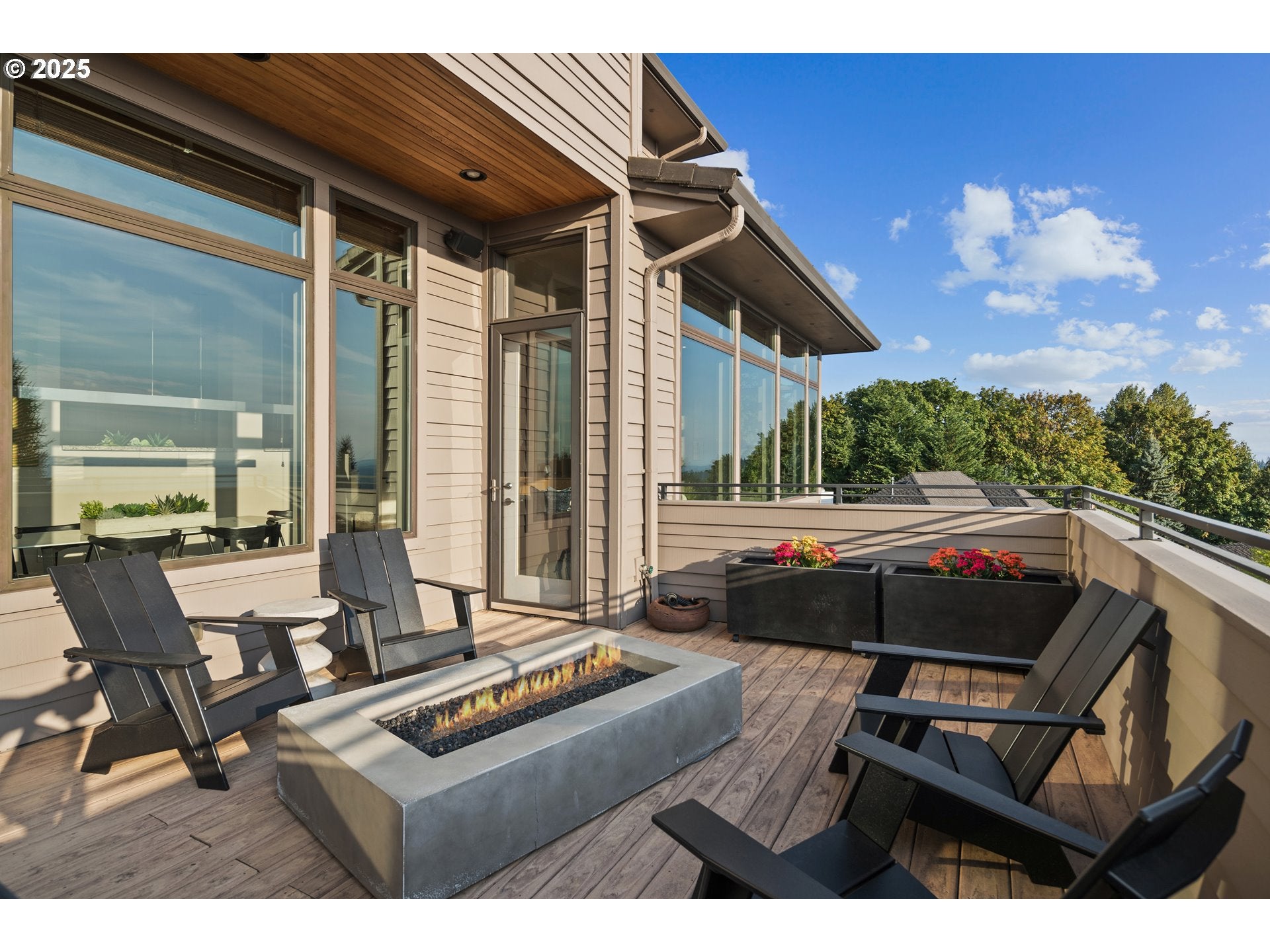 Portland, Oregon, 97229, United States, 4 Bedrooms Bedrooms, ,4 BathroomsBathrooms,Residential,Active,1945335