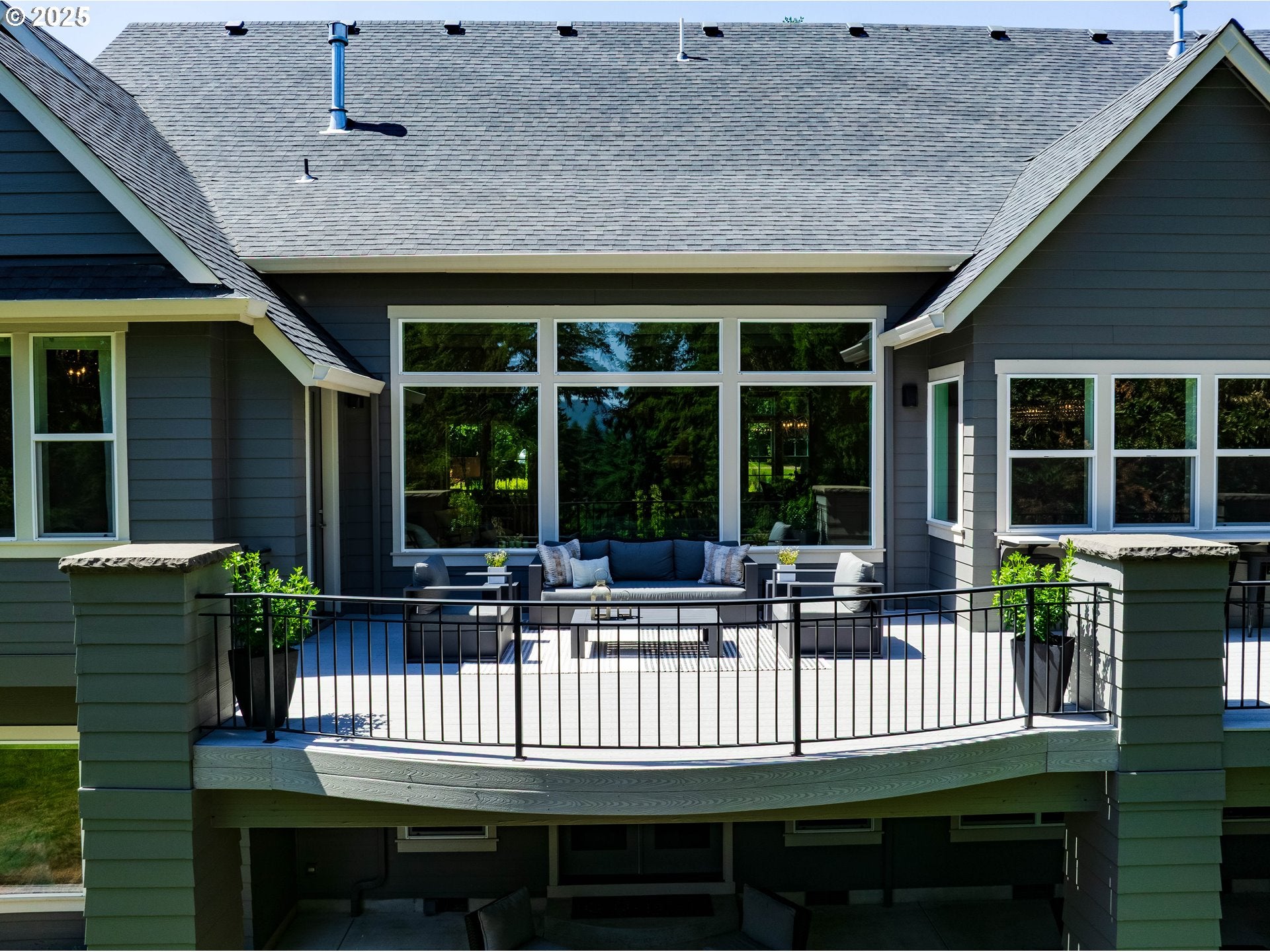 Eugene, Oregon, 97405, United States, ,5 BathroomsBathrooms,Residential,Active,1899898