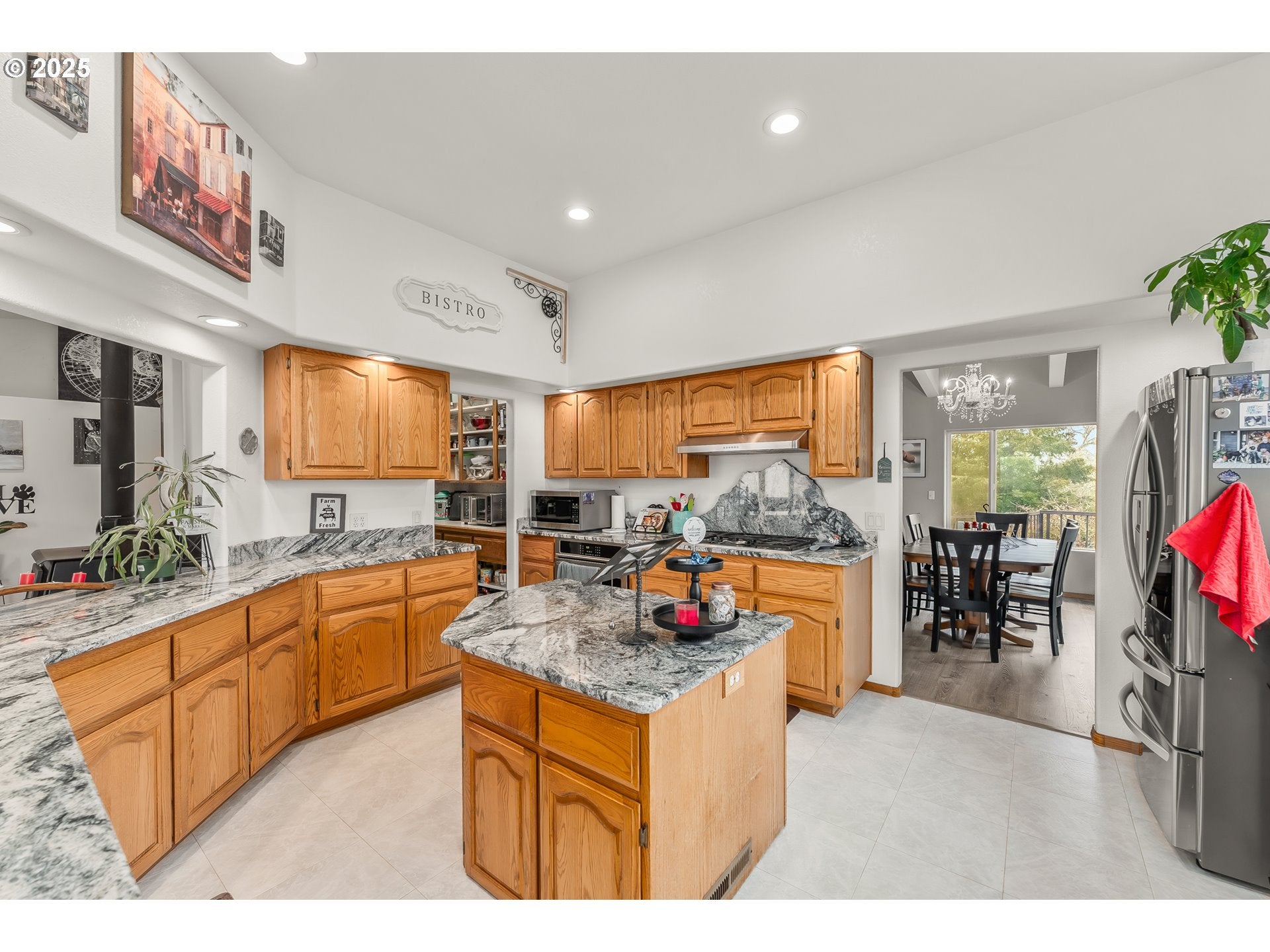 Roseburg, Oregon, 97470, United States, 4 Bedrooms Bedrooms, ,3 BathroomsBathrooms,Residential,Active,1701656