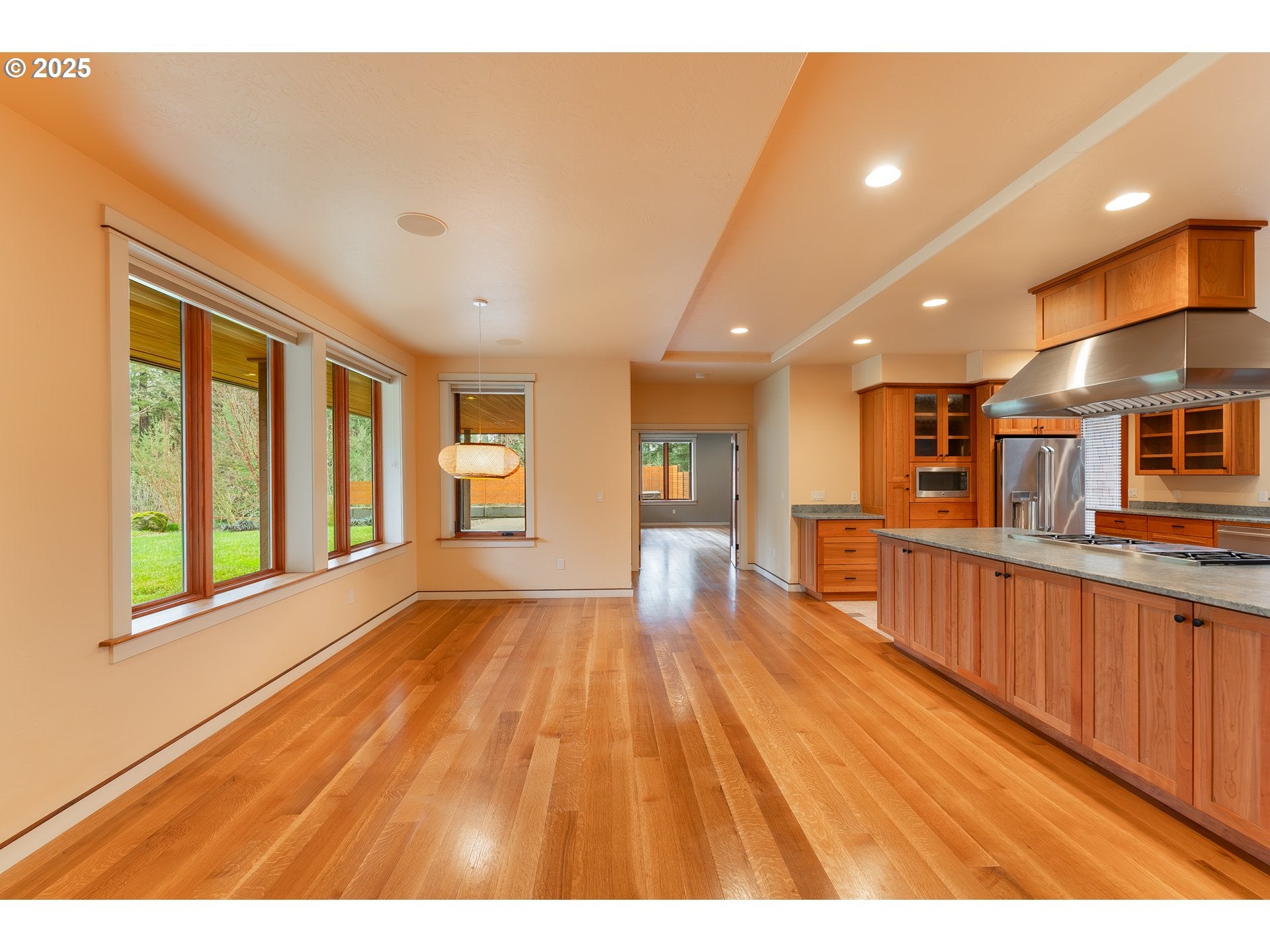 Roseburg, Oregon, 97471, United States, 3 Bedrooms Bedrooms, ,4 BathroomsBathrooms,Residential,Active,1941136