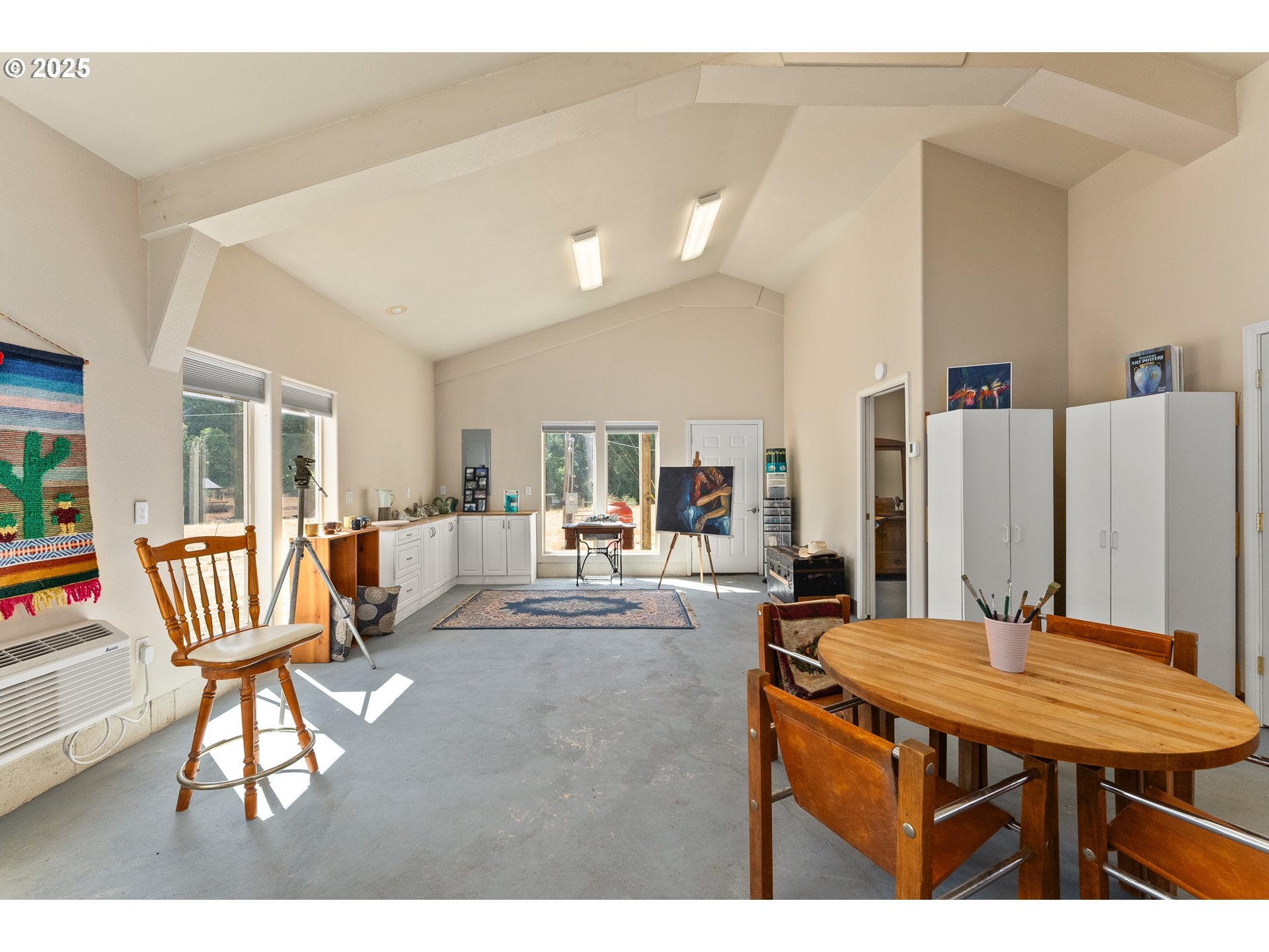 Canyonville, Oregon, 97417, United States, 3 Bedrooms Bedrooms, ,2 BathroomsBathrooms,Residential,Active,1909832