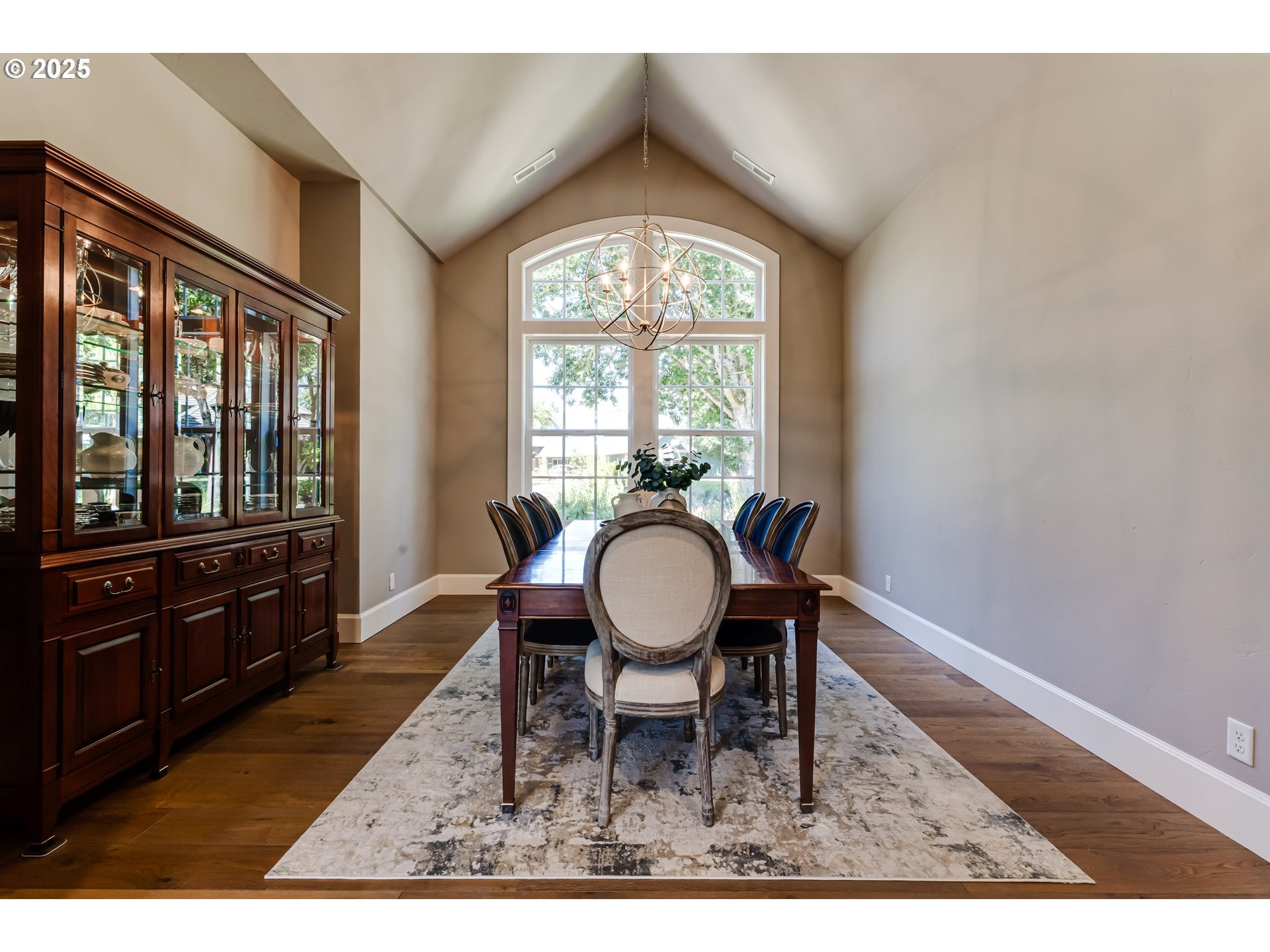 Eugene, Oregon, 97405, United States, ,5 BathroomsBathrooms,Residential,Active,1899898