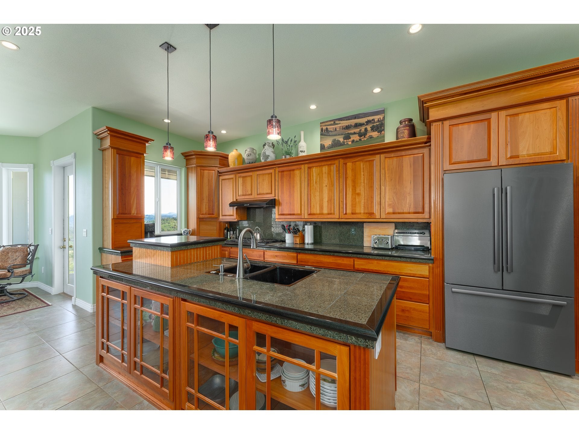 Roseburg, Oregon, 97471, United States, 4 Bedrooms Bedrooms, ,4 BathroomsBathrooms,Residential,Active,1800177