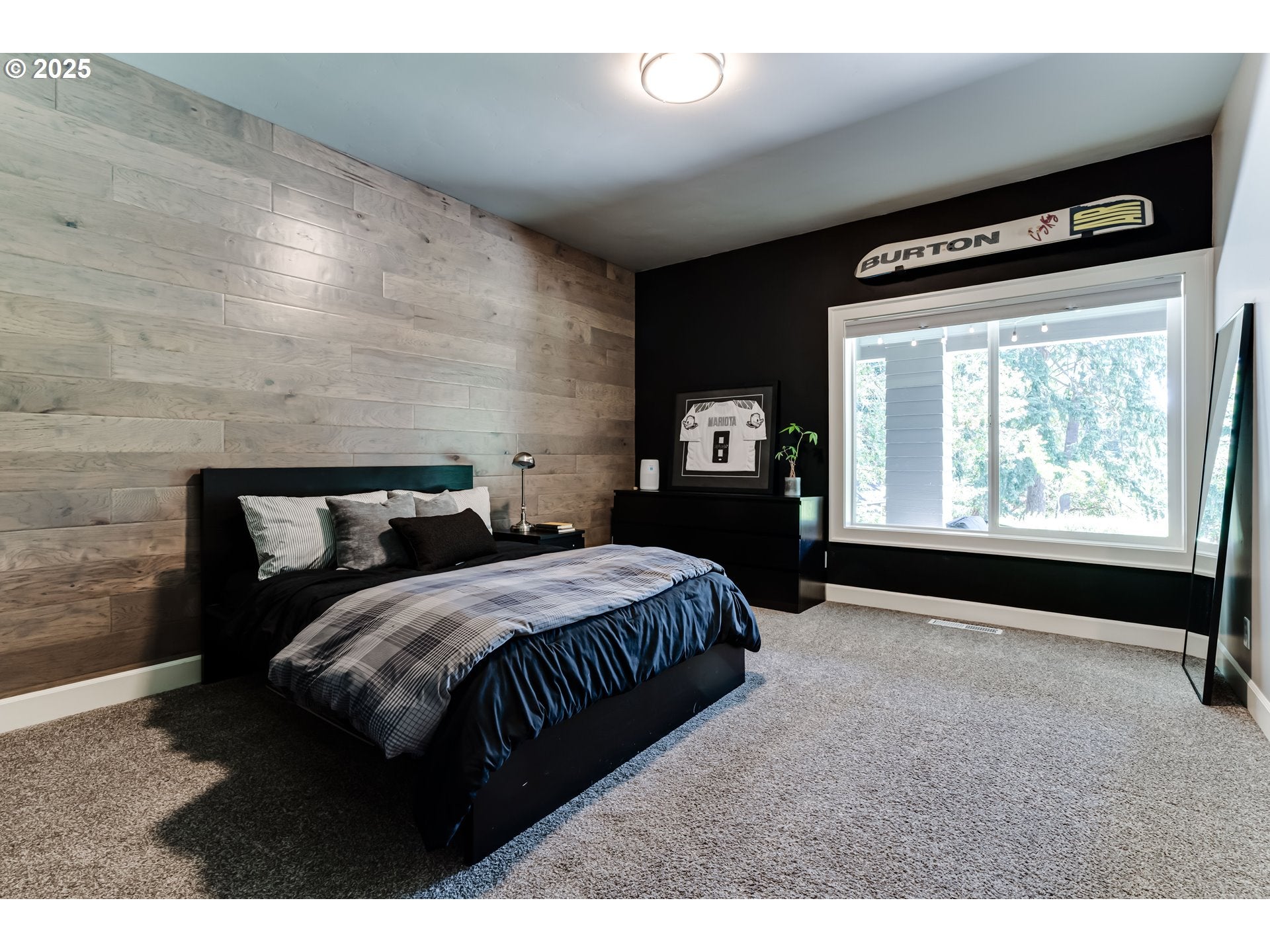 Eugene, Oregon, 97405, United States, ,5 BathroomsBathrooms,Residential,Active,1899898