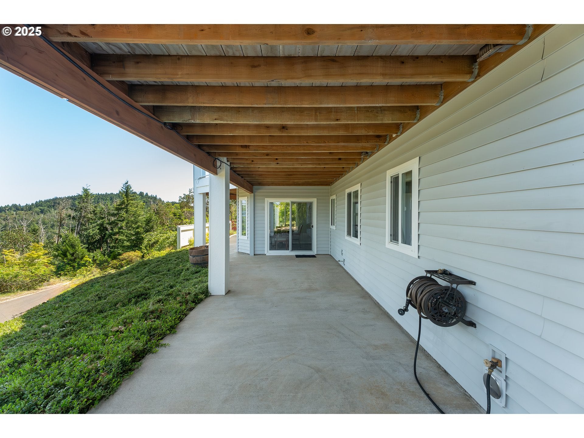 Roseburg, Oregon, 97471, United States, 4 Bedrooms Bedrooms, ,4 BathroomsBathrooms,Residential,Active,1800177