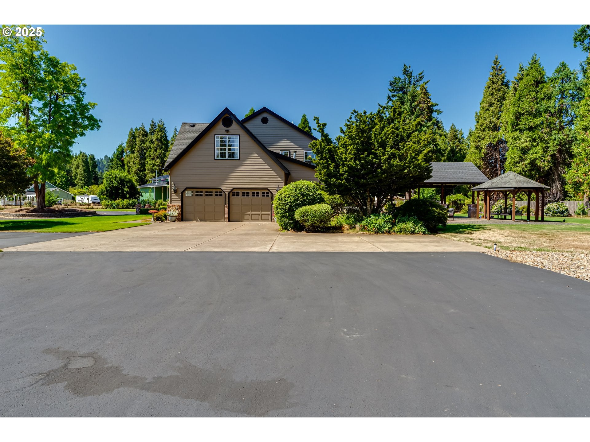 Springfield, Oregon, 97478, United States, 4 Bedrooms Bedrooms, ,3 BathroomsBathrooms,Residential,Active,1904190