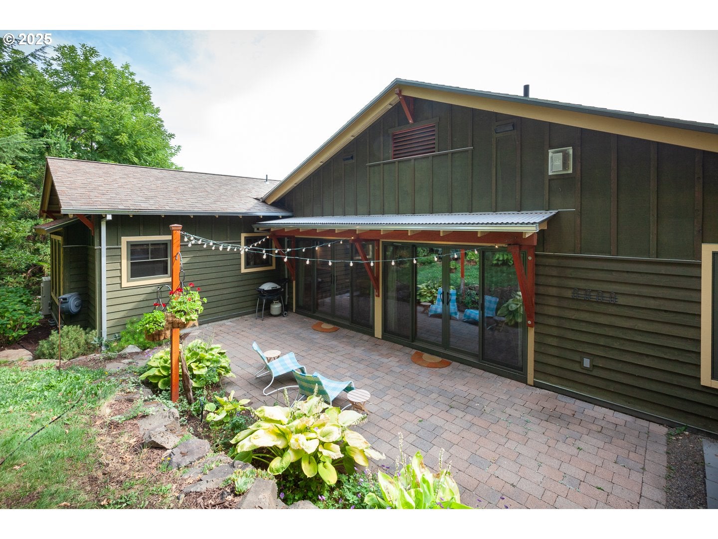 Hood River, Oregon, 97031, United States, 3 Bedrooms Bedrooms, ,3 BathroomsBathrooms,Residential,Active,1927664