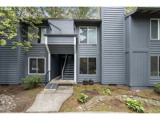 650 SW MEADOW DR UNIT 121, BEAVERTON, OR 97006 - Image 1